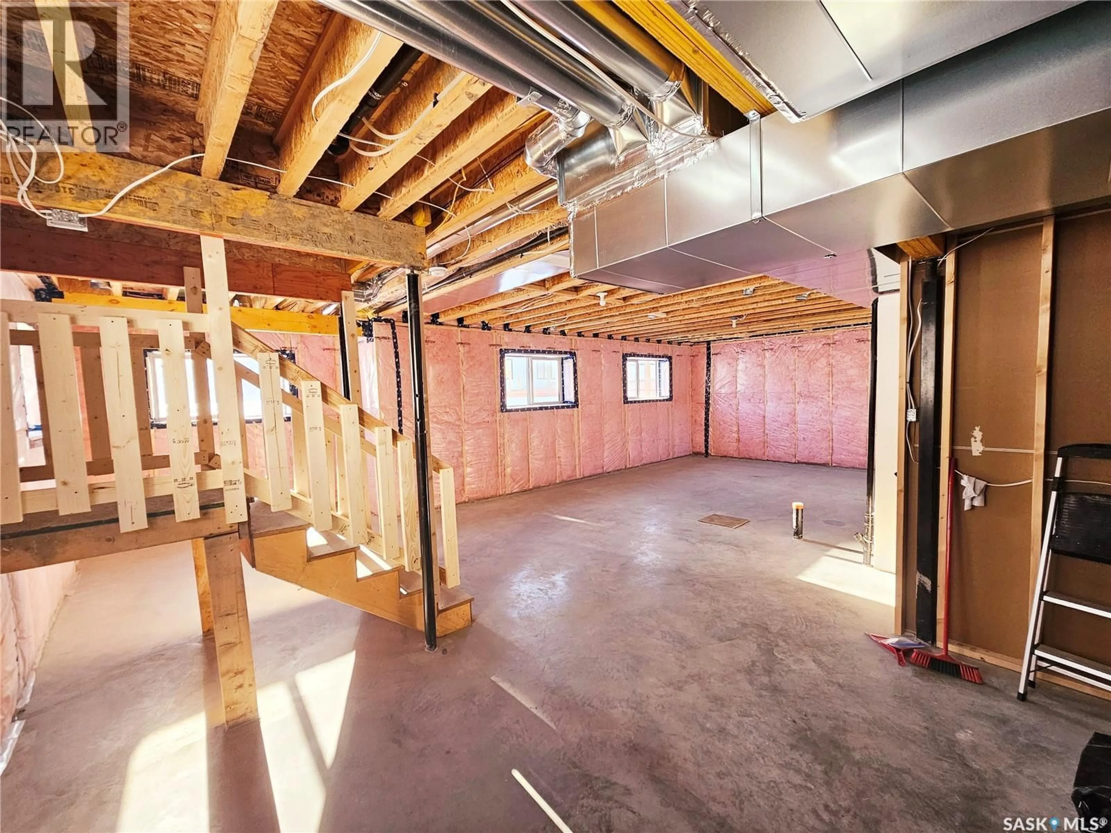 Indoor garage for 310 FLYNN MANOR, Saskatoon Saskatchewan S7V0Z4