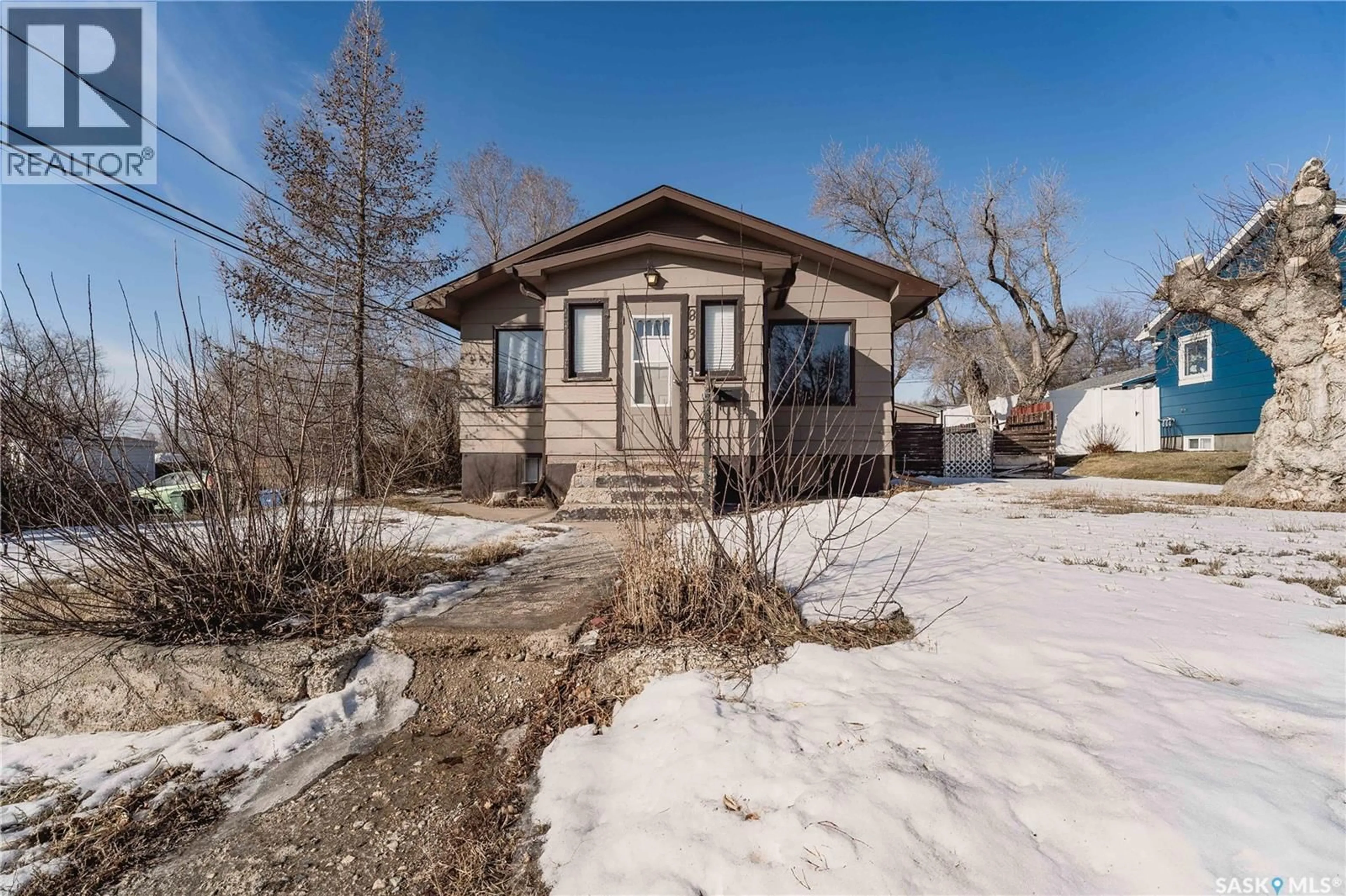 Shed for 830 7TH AVENUE, Moose Jaw Saskatchewan S6H4C2