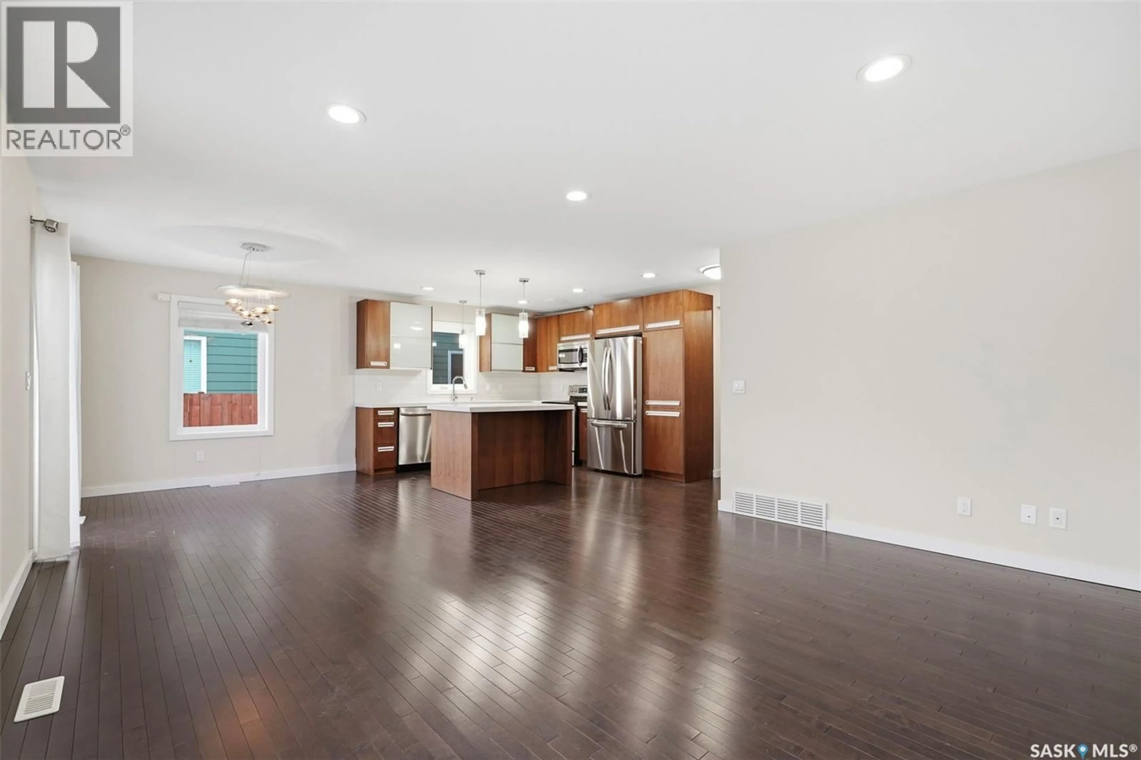 Open concept kitchen, unknown for 434 PICHLER CRESCENT, Saskatoon Saskatchewan S7V0H2