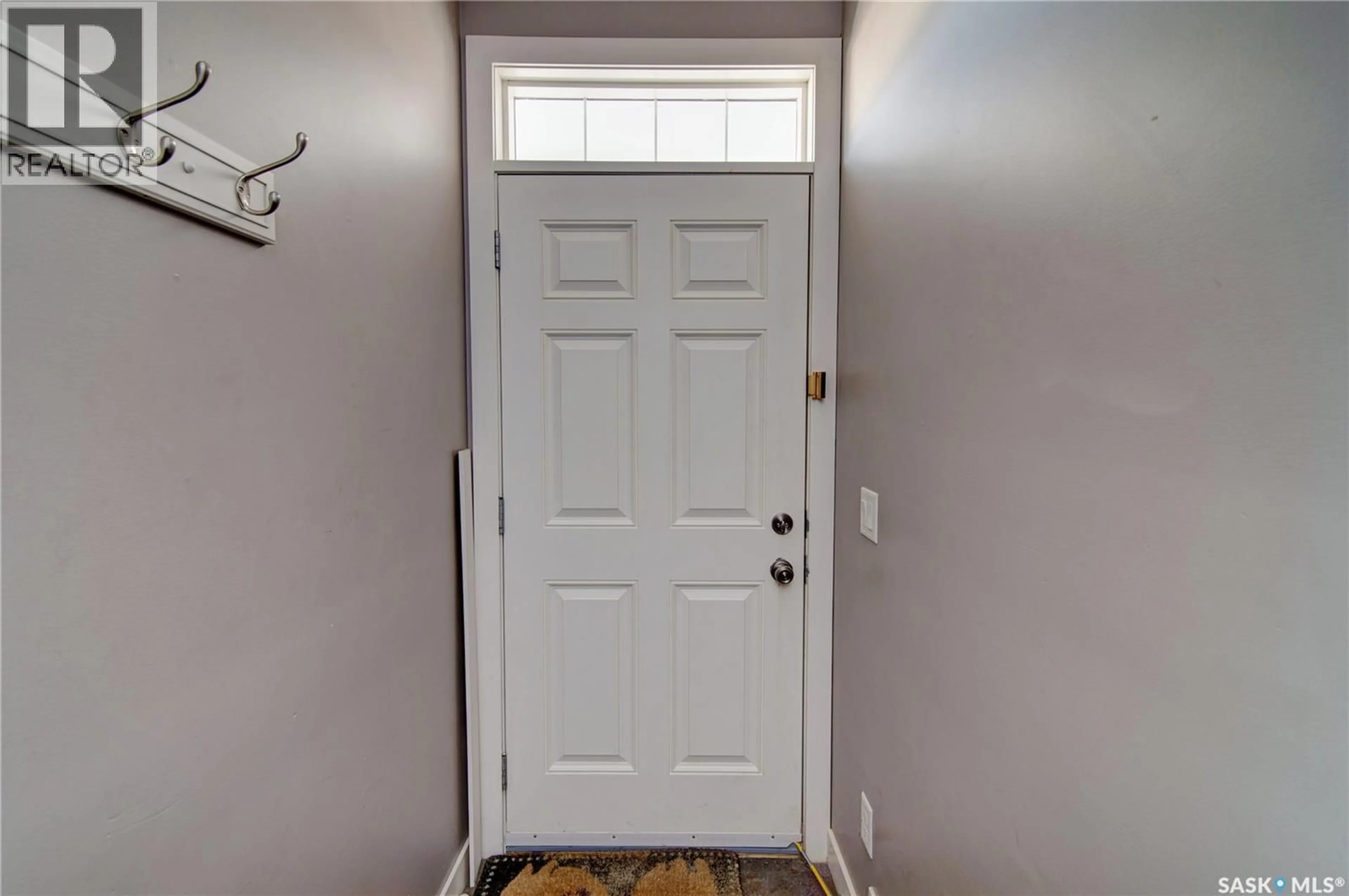 Indoor entryway for 3283 GREEN BANK ROAD, Regina Saskatchewan S4V1P4