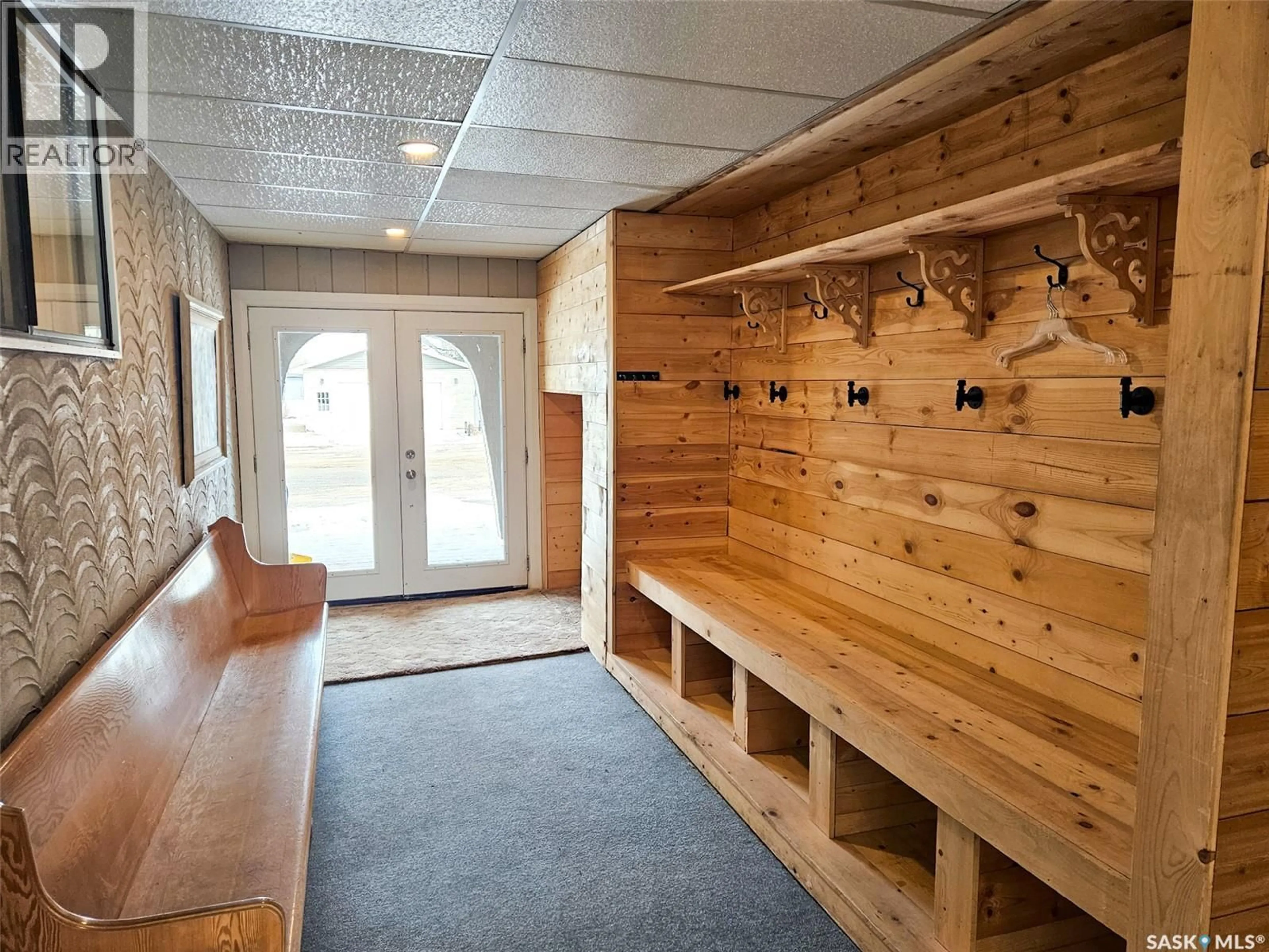 Indoor entryway for 20 CENTENNIAL DRIVE, Mossbank Saskatchewan S0H3G0