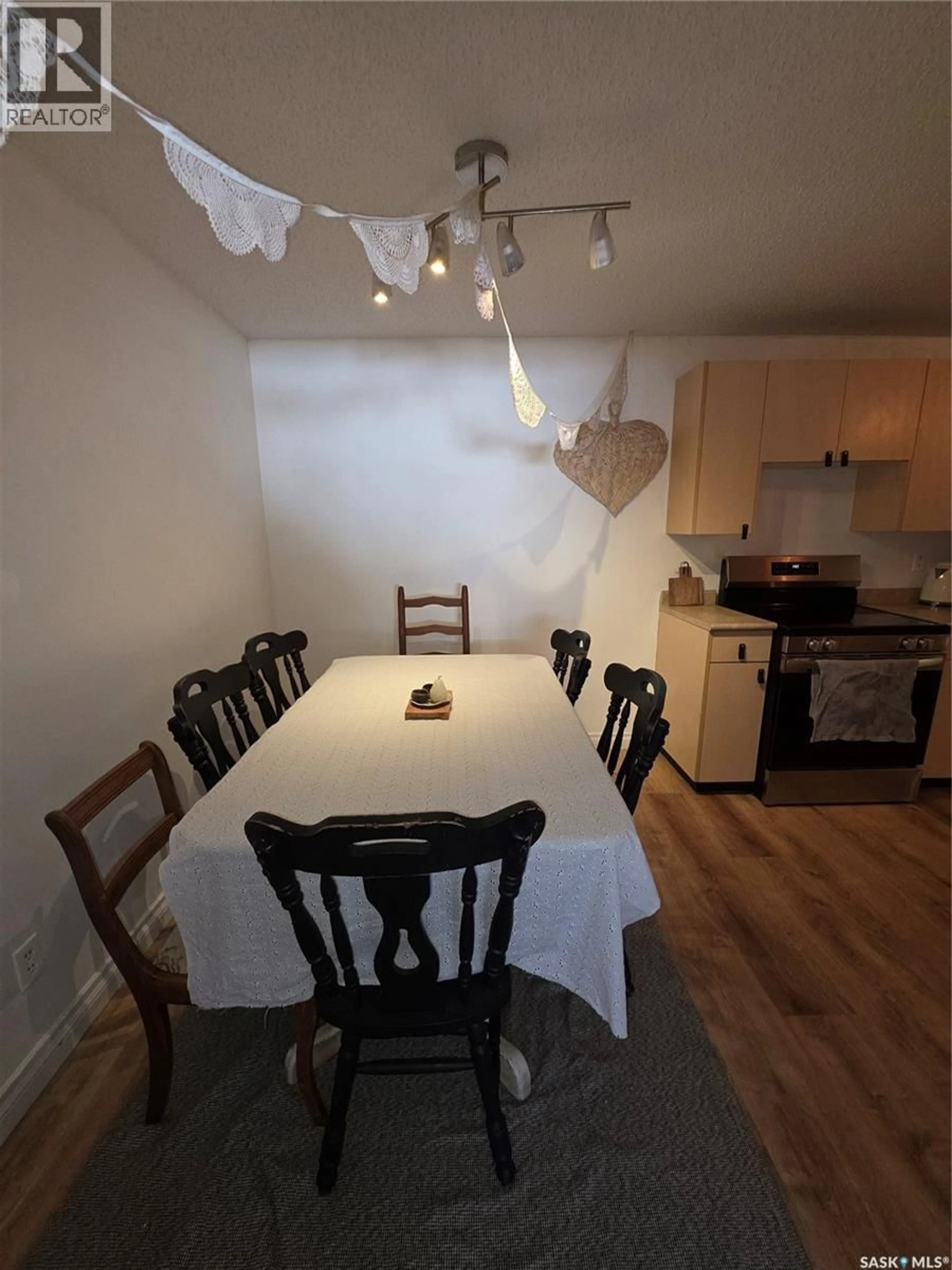 Dining room, unknown for 5 3809 LUTHER PLACE, Saskatoon Saskatchewan S7H4B1