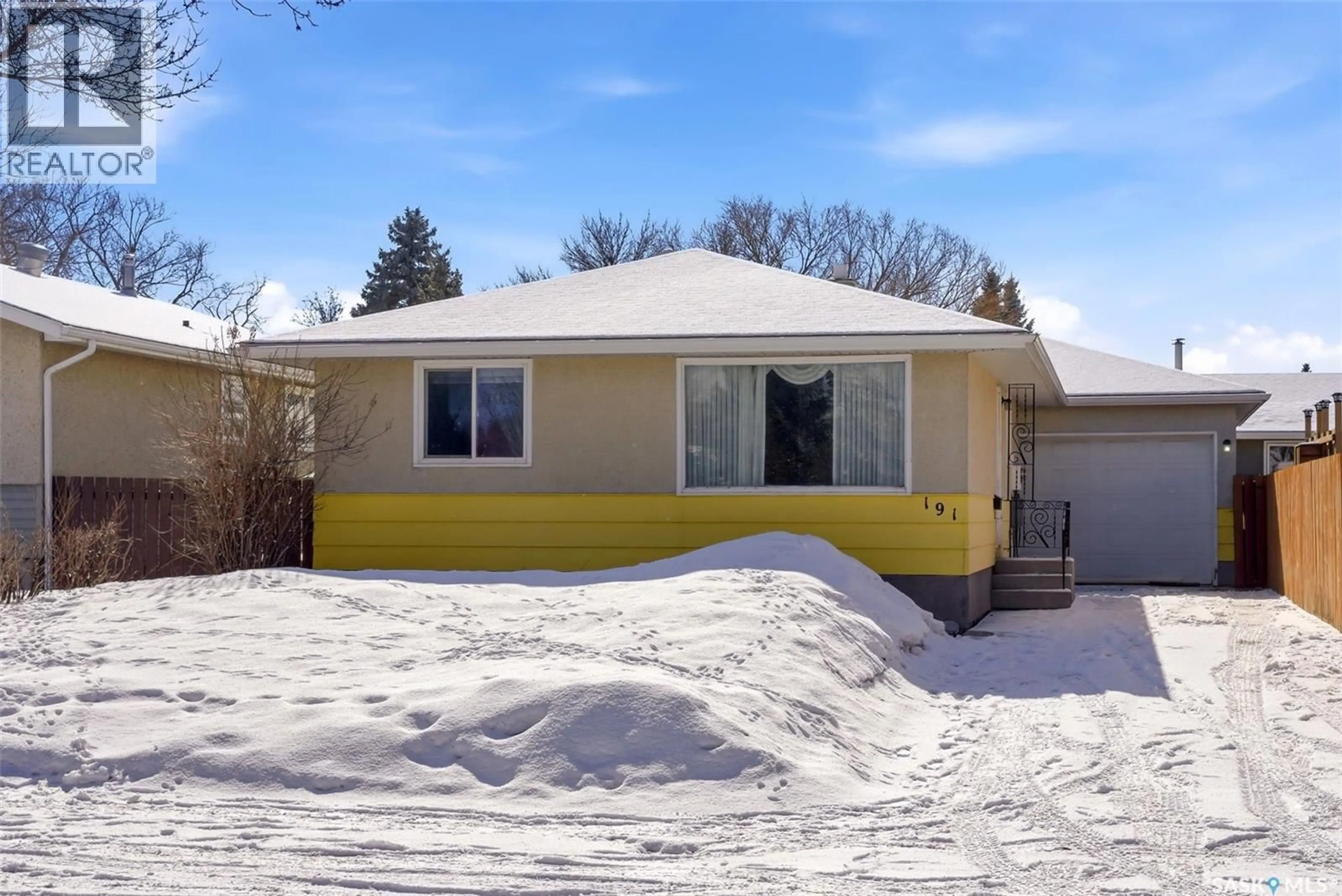 Home with vinyl exterior material, street for 191 ELMVIEW ROAD, Regina Saskatchewan S4R6B5
