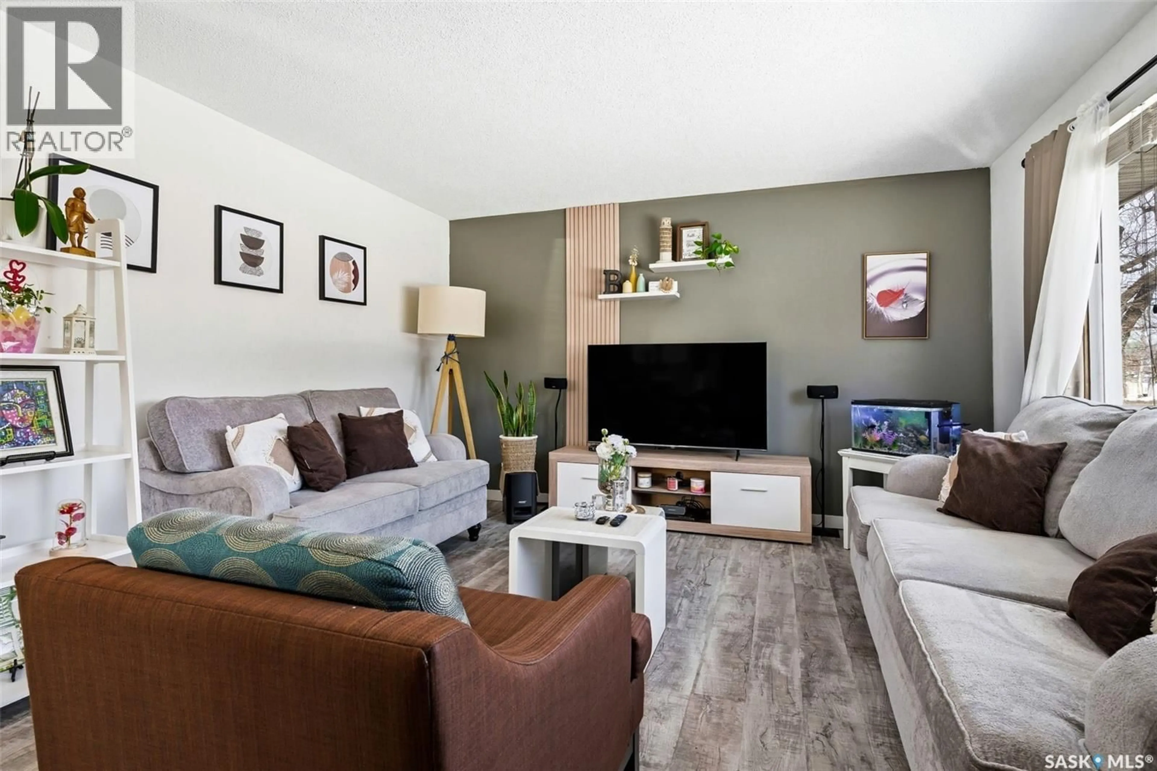 Living room with furniture, unknown for 1022 BRODER STREET, Regina Saskatchewan S4N3P7