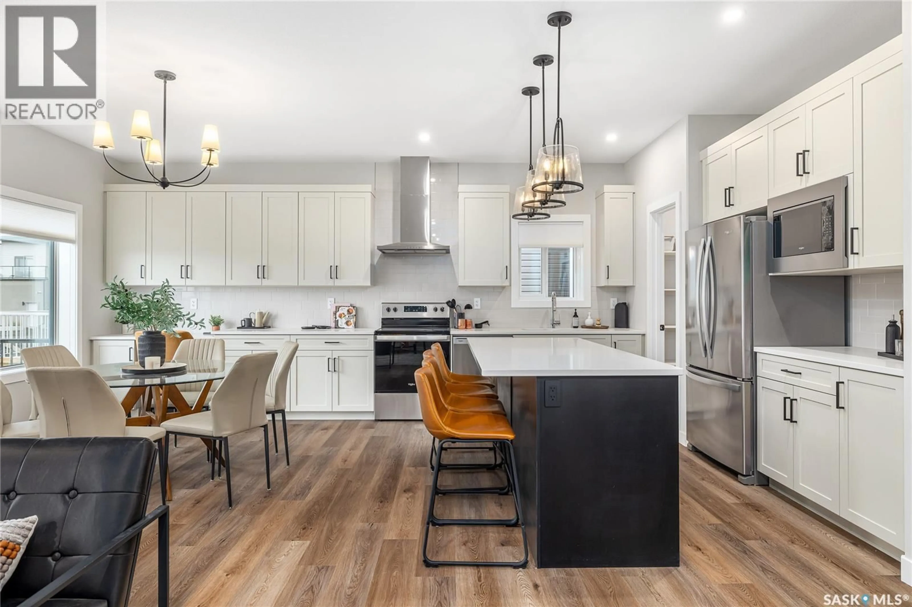 Open concept kitchen, unknown for 539 TRAEGER MANOR, Saskatoon Saskatchewan S7V1Z8