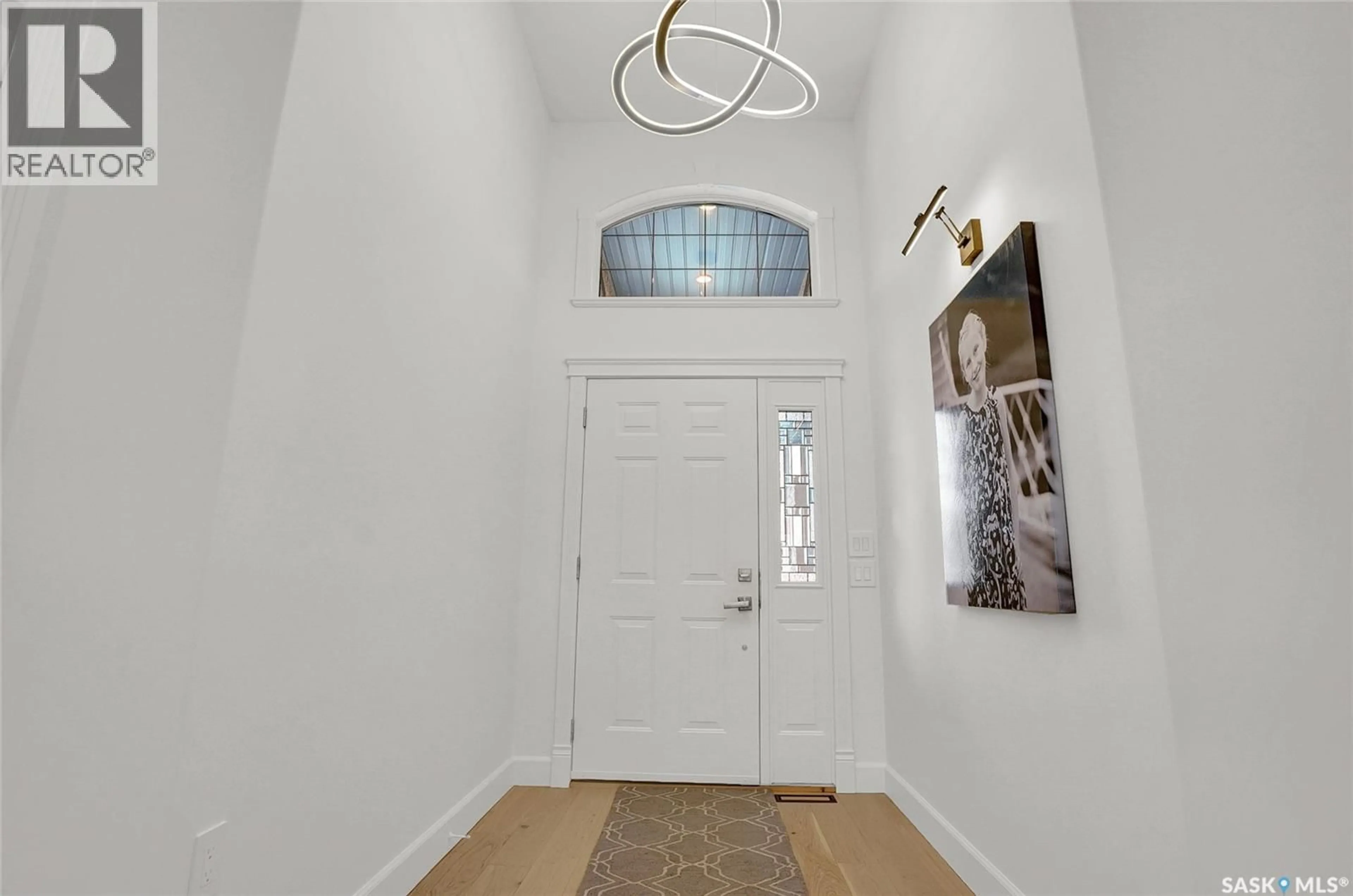 Indoor entryway for 9275 WASCANA MEWS, Regina Saskatchewan S4V2W4