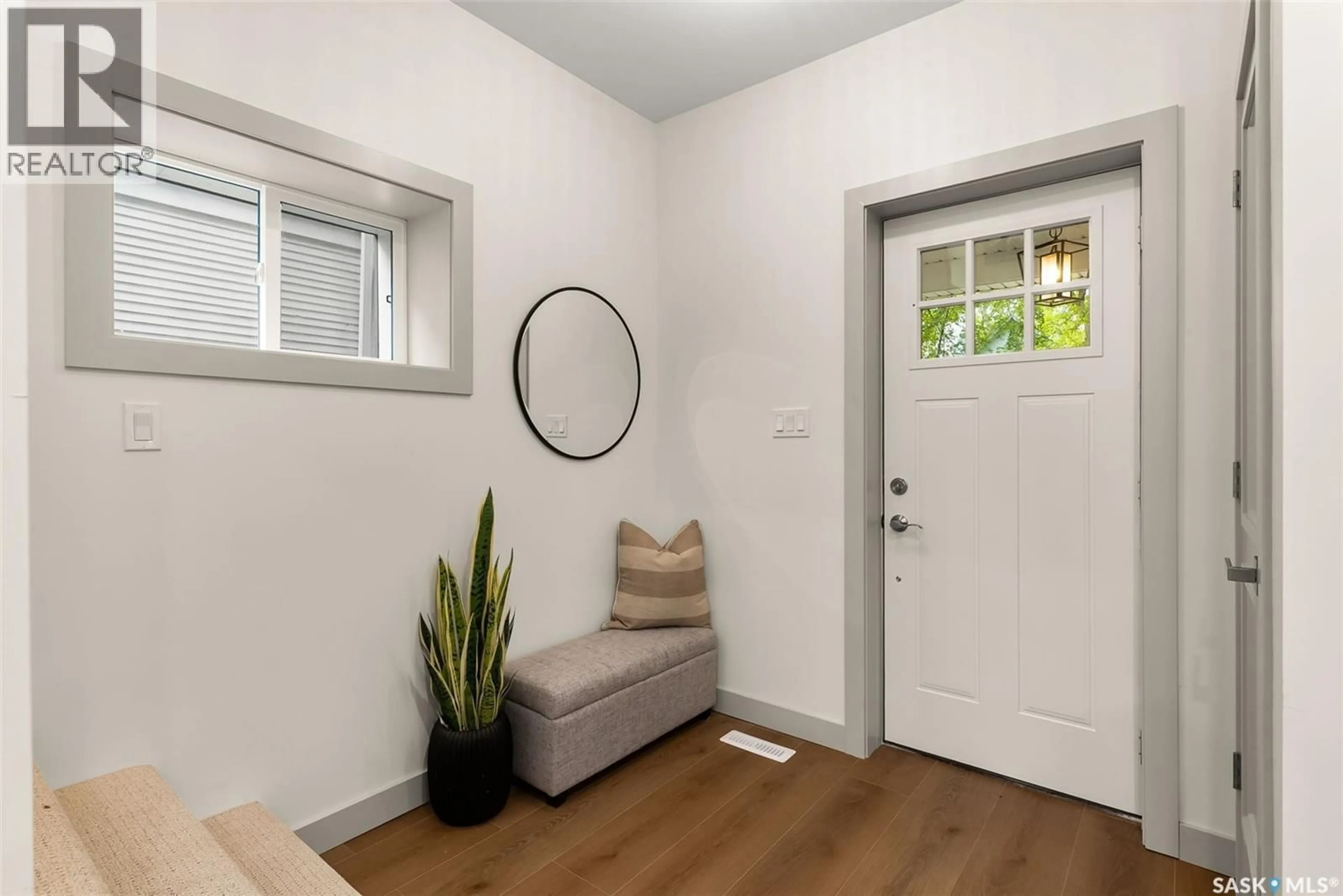 Indoor entryway for 2257 RAE STREET, Regina Saskatchewan S4T2G1