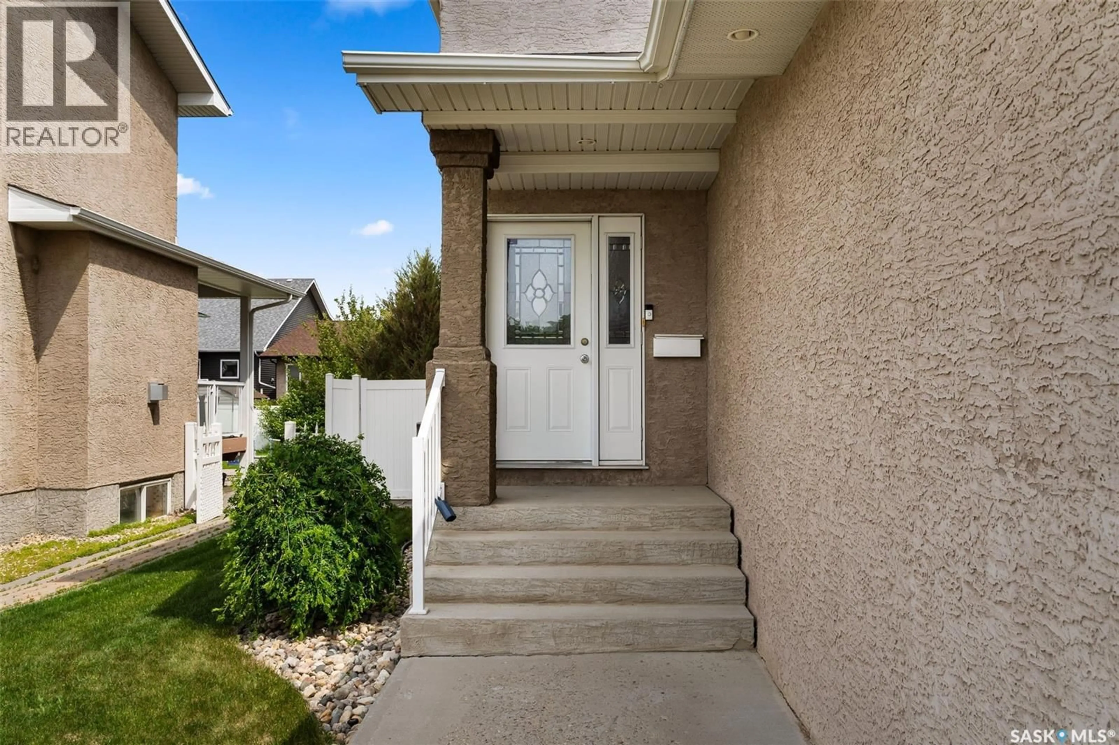 Indoor entryway for 4811 BETKER PLACE, Regina Saskatchewan S4X4T8