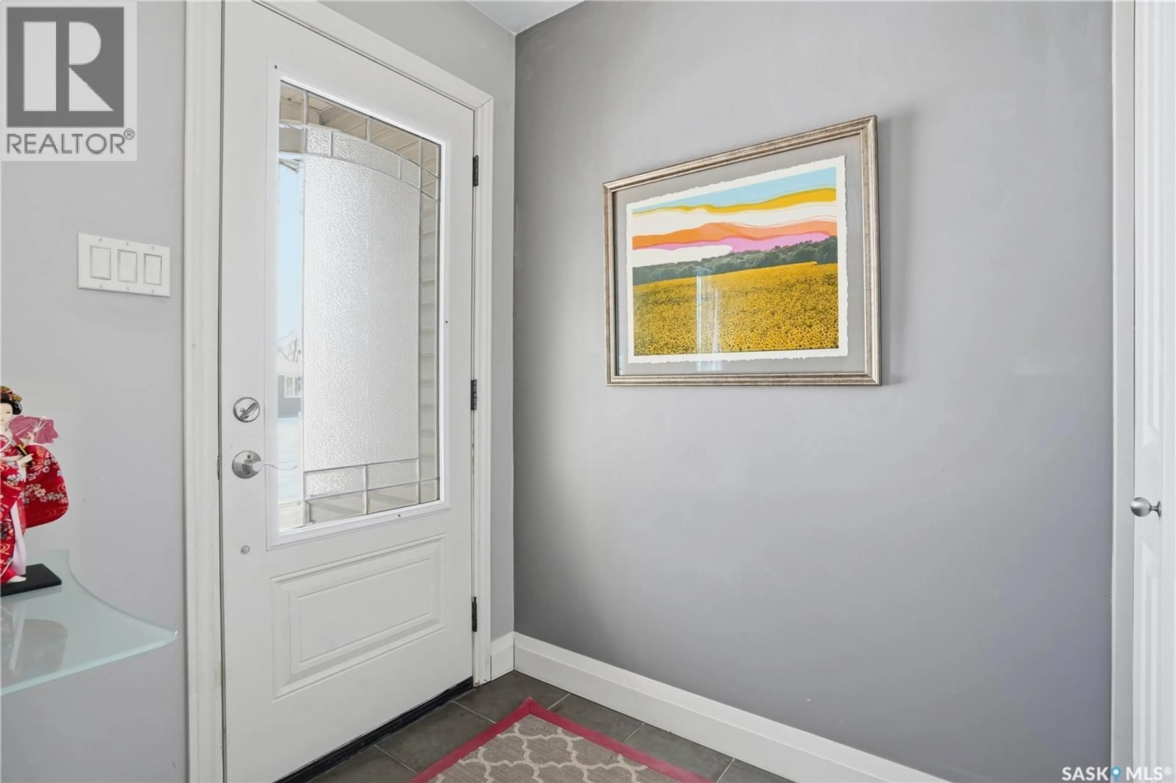 Indoor entryway for 231 MAGEE CRESCENT, Regina Saskatchewan S4R6K6