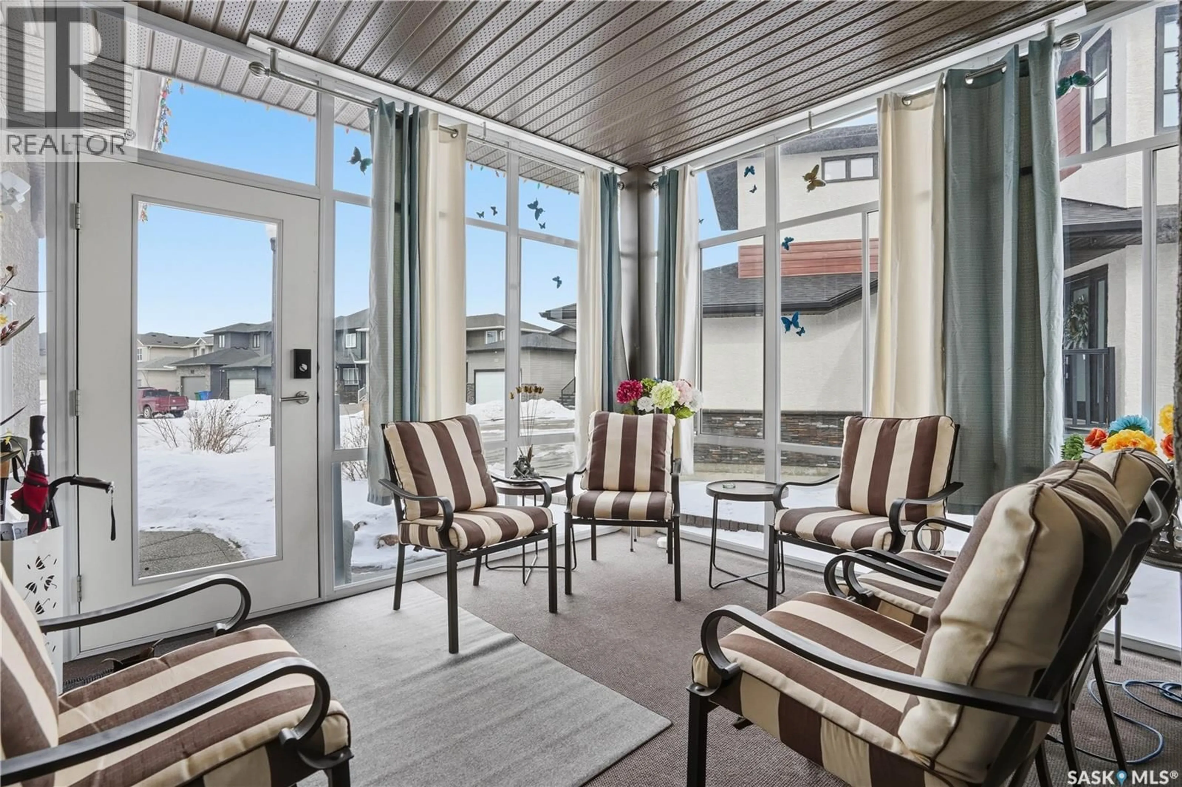 Patio, street for 5053 CANUCK CRESCENT, Regina Saskatchewan S4W0G4