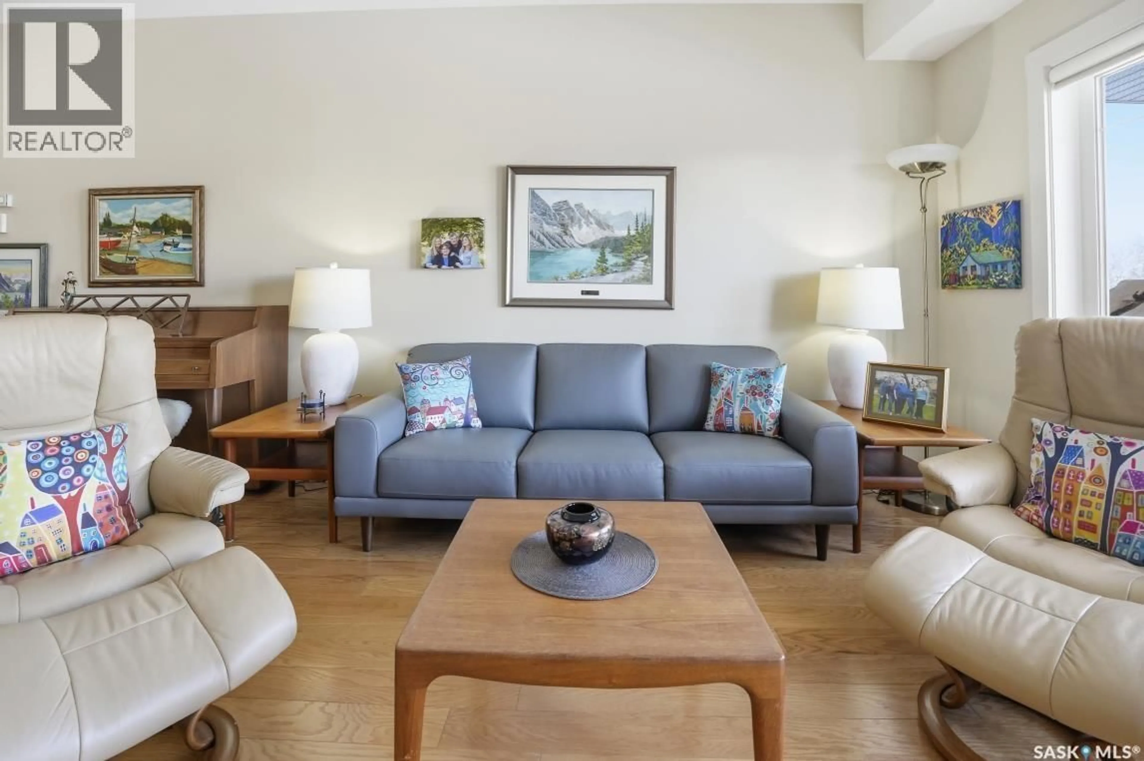 Living room with furniture, unknown for 1010 - 327 RUTH STREET E, Saskatoon Saskatchewan S7J4M9