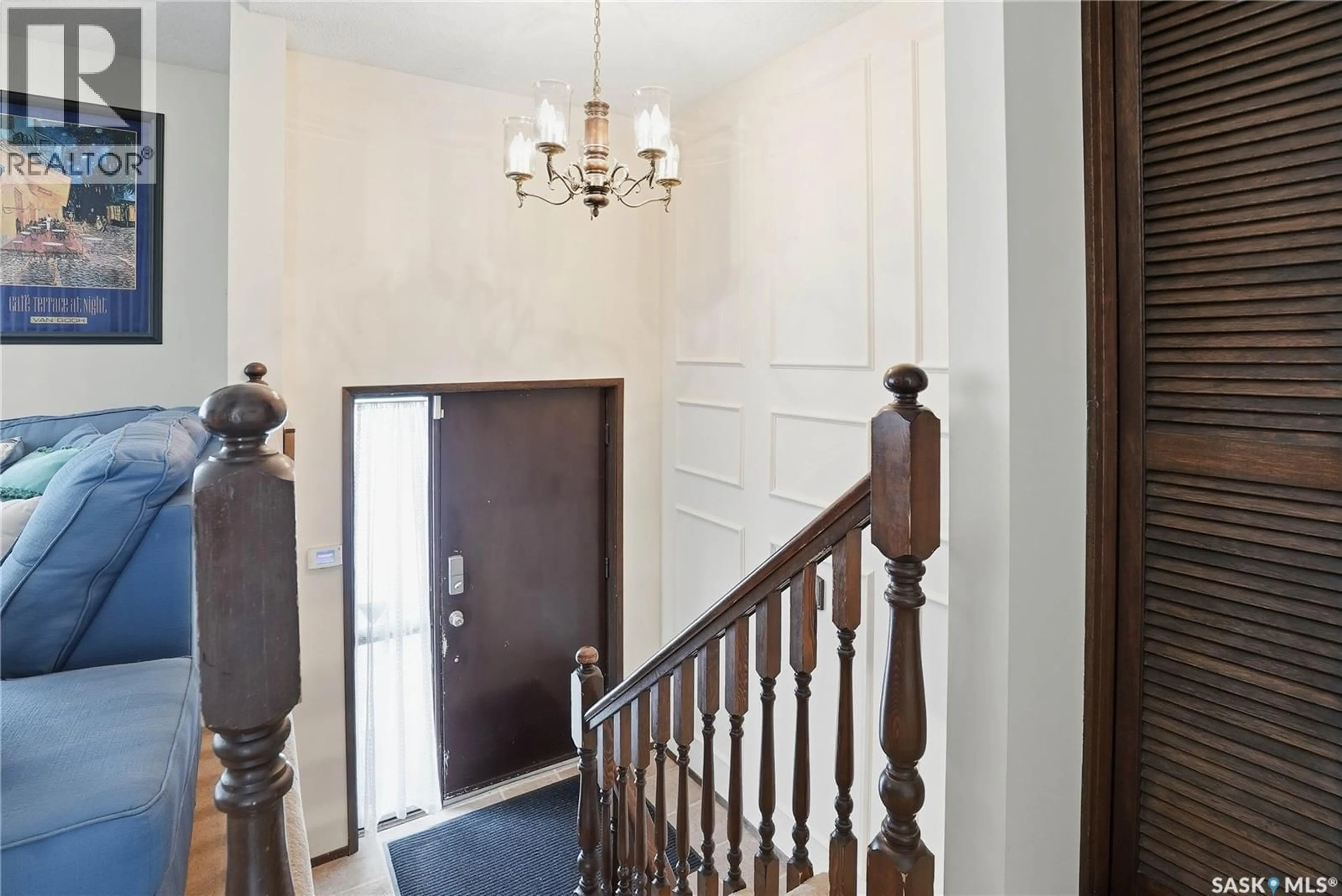 Indoor foyer for 743 COPPERMINE CRESCENT, Saskatoon Saskatchewan S7K4K8