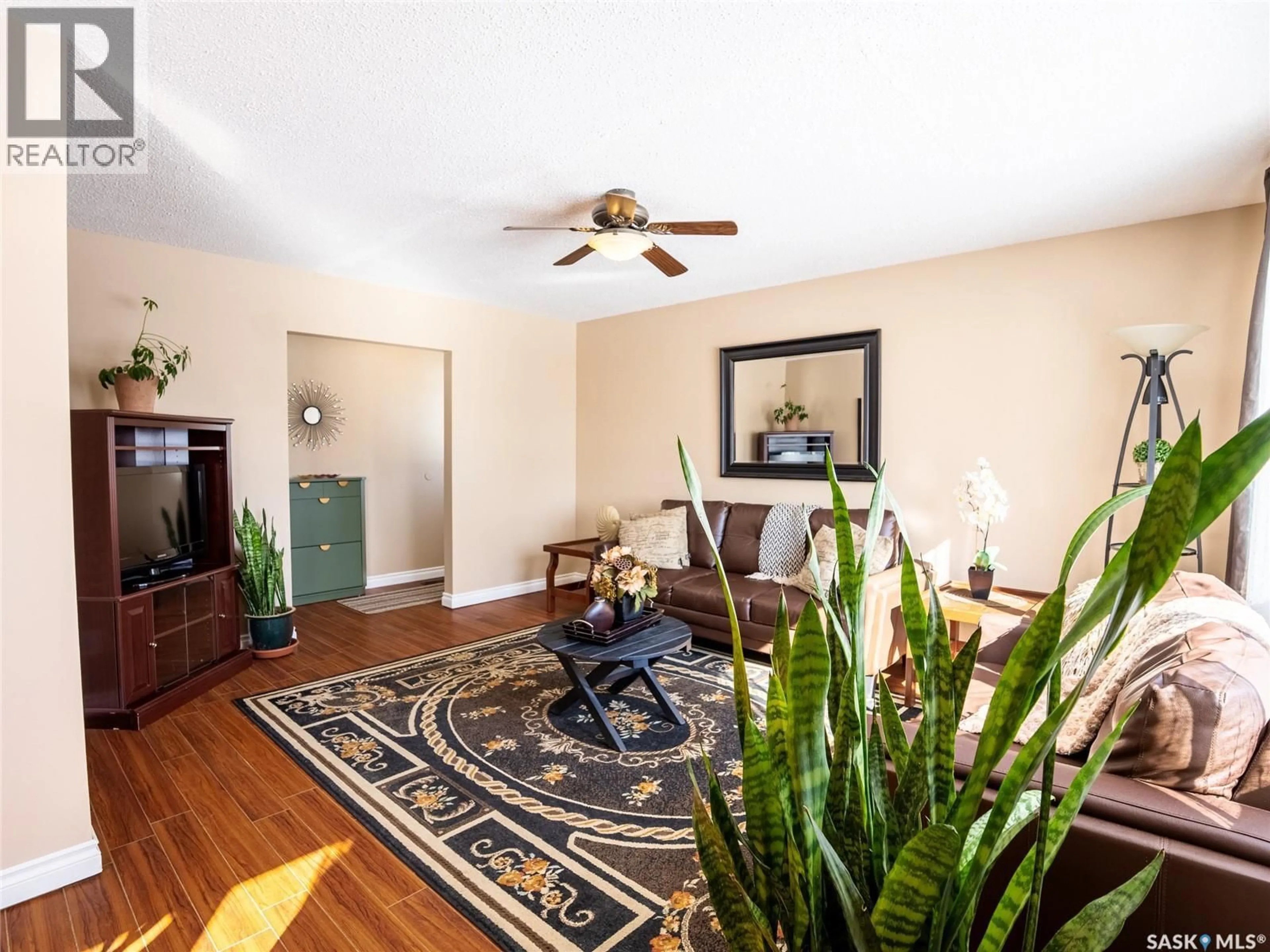 Living room with furniture, unknown for 128 MCDOUGALL CRESCENT, Regina Saskatchewan S4S5M7