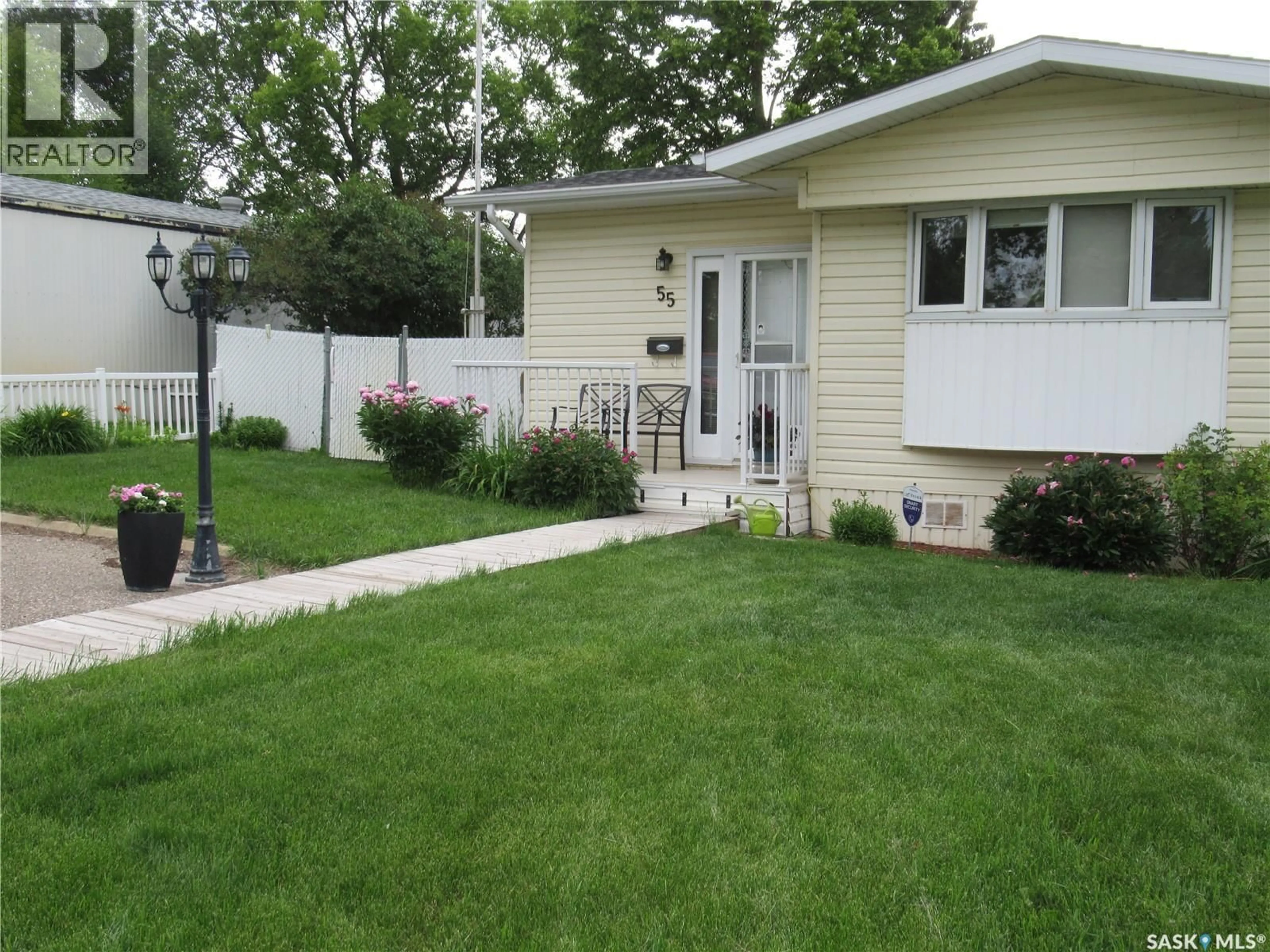 Home with vinyl exterior material, street for 55 CRYSTAL DRIVE, Edenwold Rm No.158 Saskatchewan S4L1B4