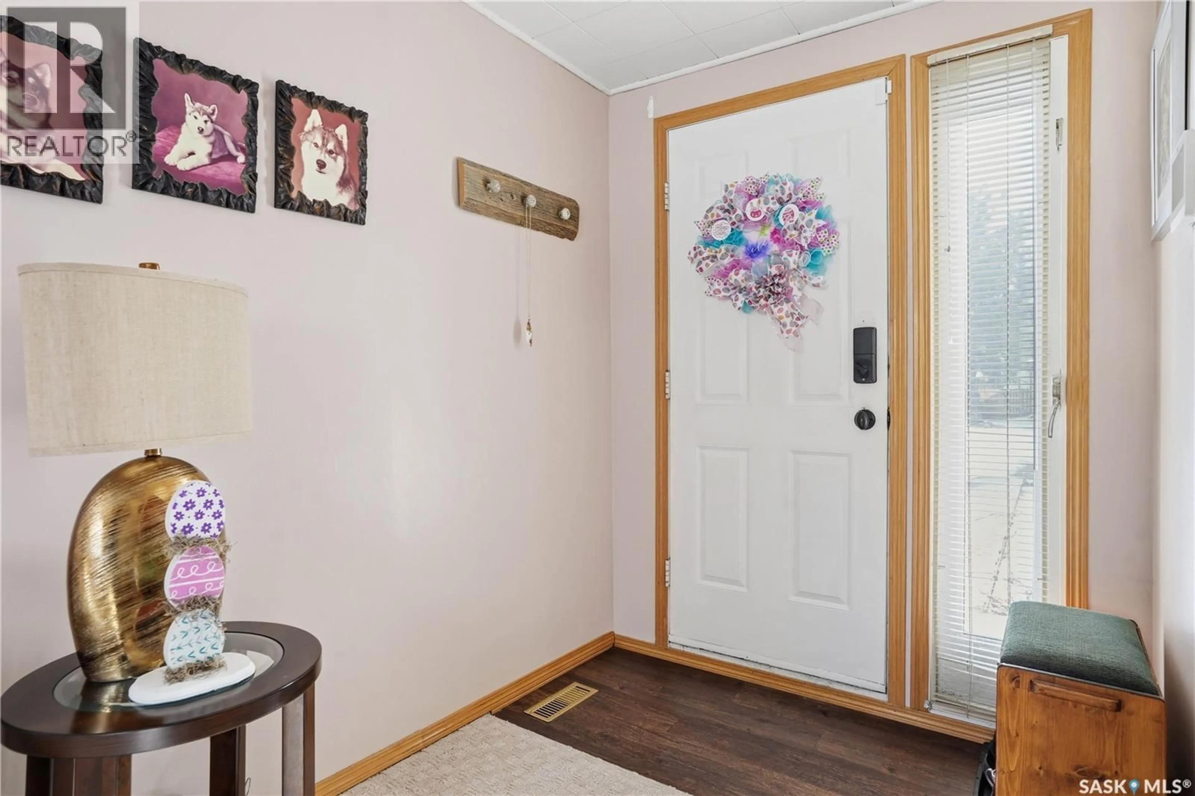 Indoor entryway for 55 CRYSTAL DRIVE, Edenwold Rm No.158 Saskatchewan S4L1B4