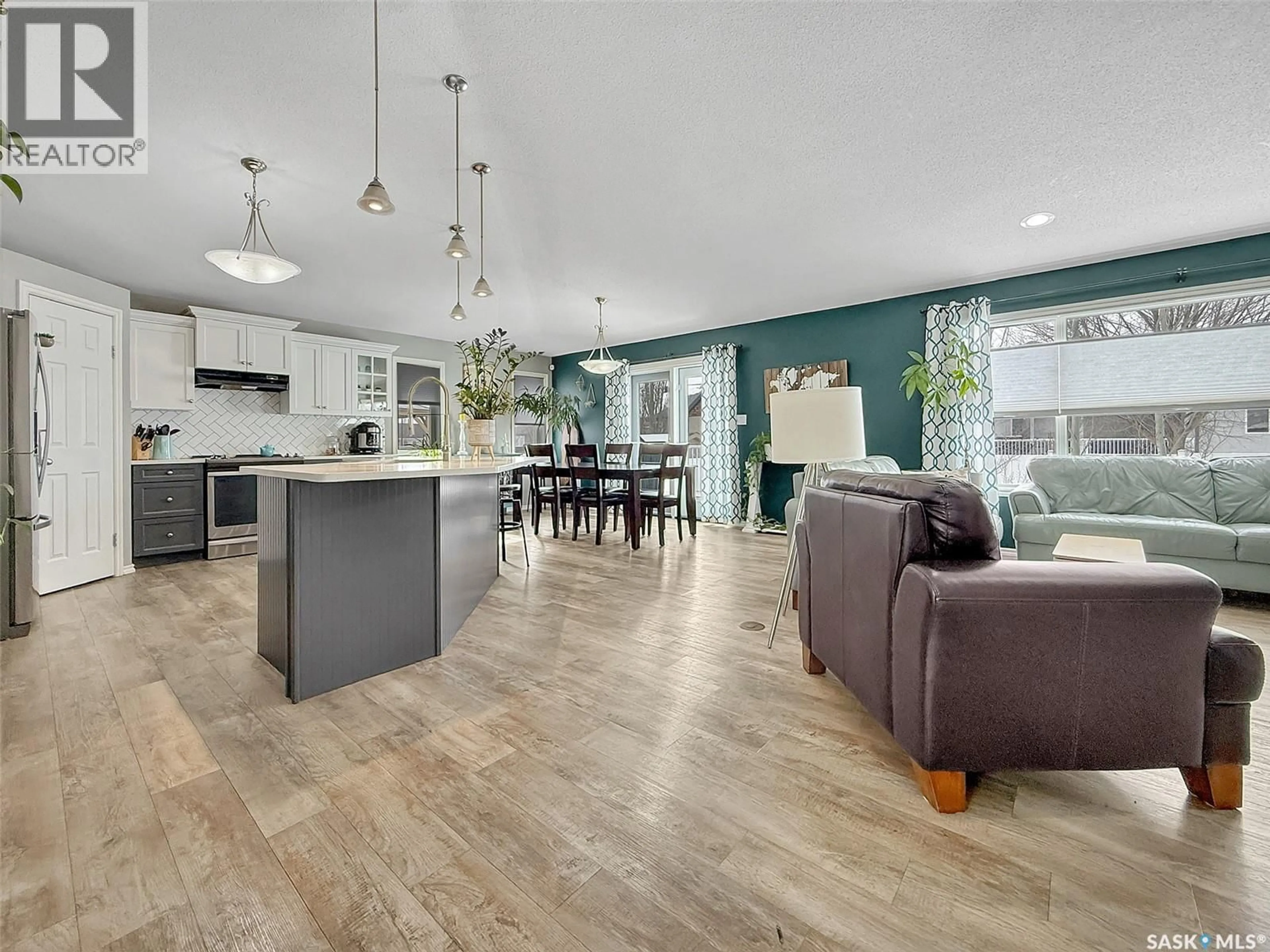 Open concept kitchen, unknown for 512 KEENE DRIVE, Swift Current Saskatchewan S9H0B4