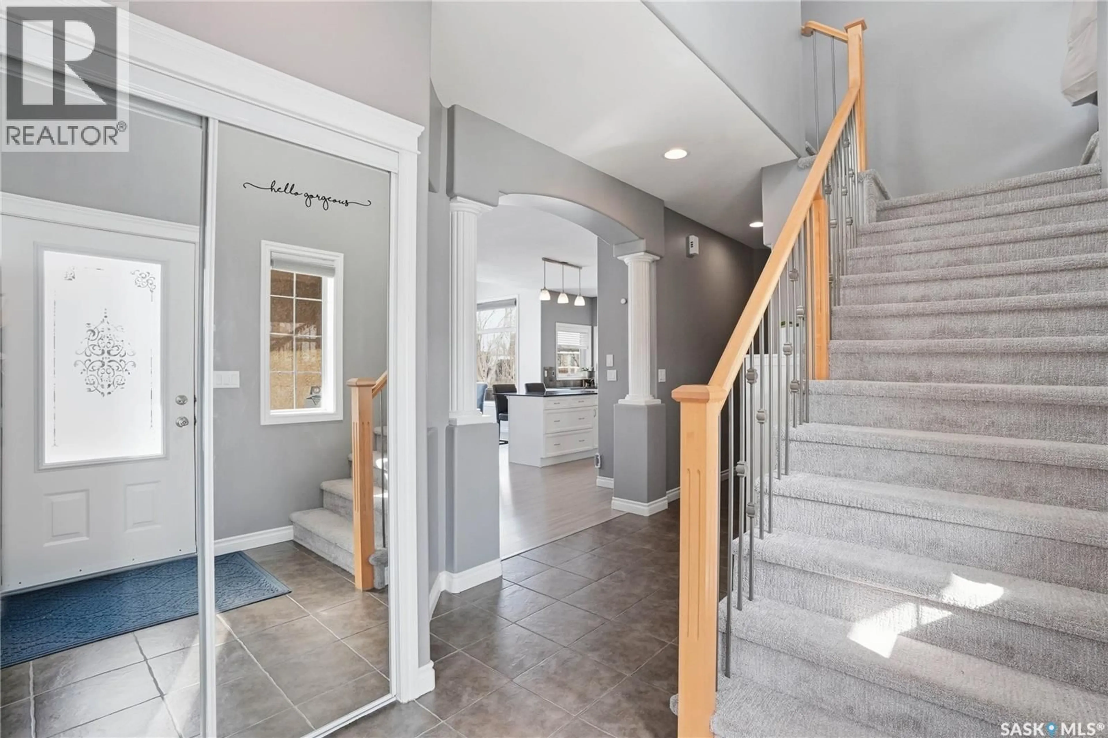 Indoor entryway for 307 BECKETT GREEN, Saskatoon Saskatchewan S7N4W7