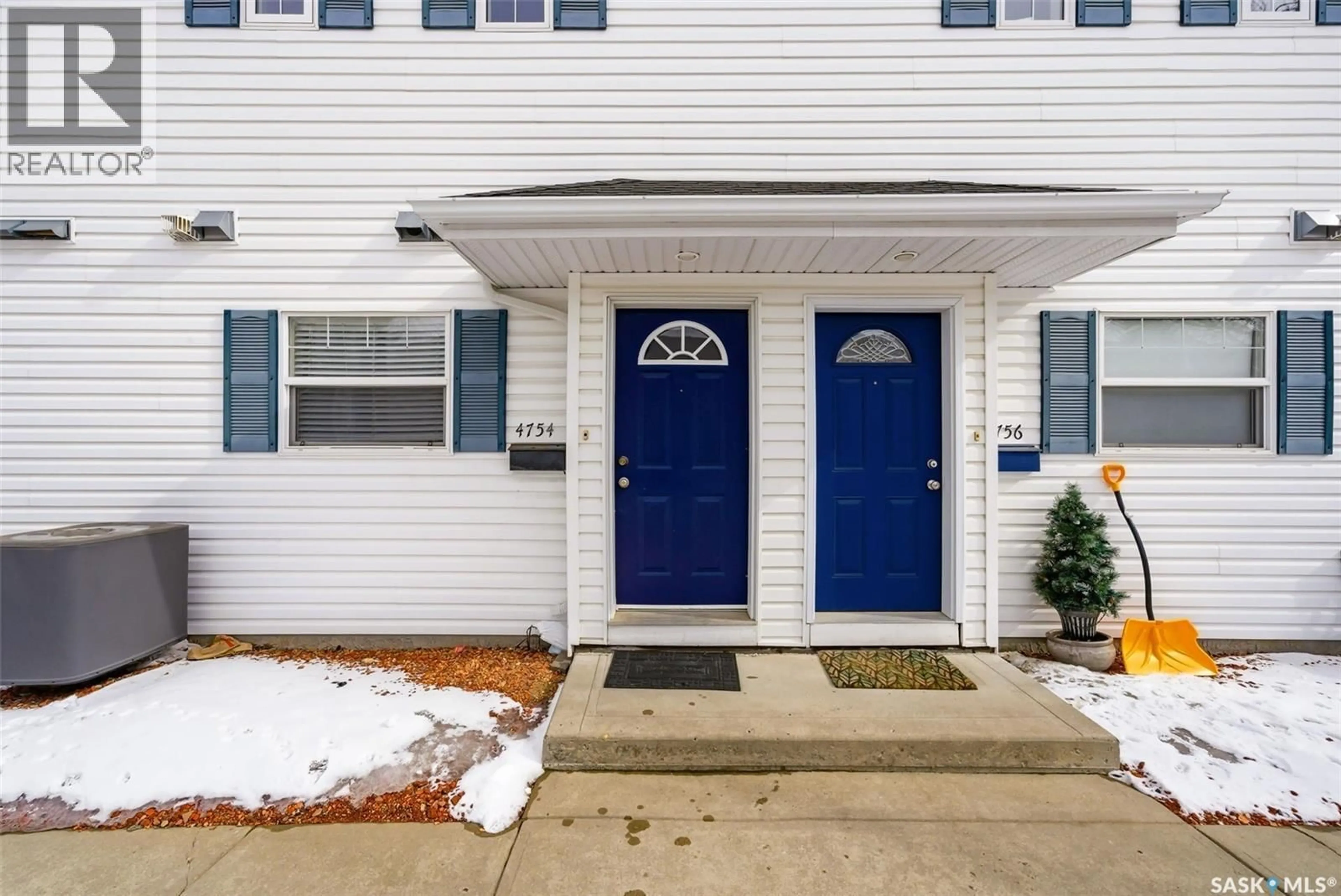 Indoor entryway for 4754 MARIGOLD DRIVE, Regina Saskatchewan S4X2S2