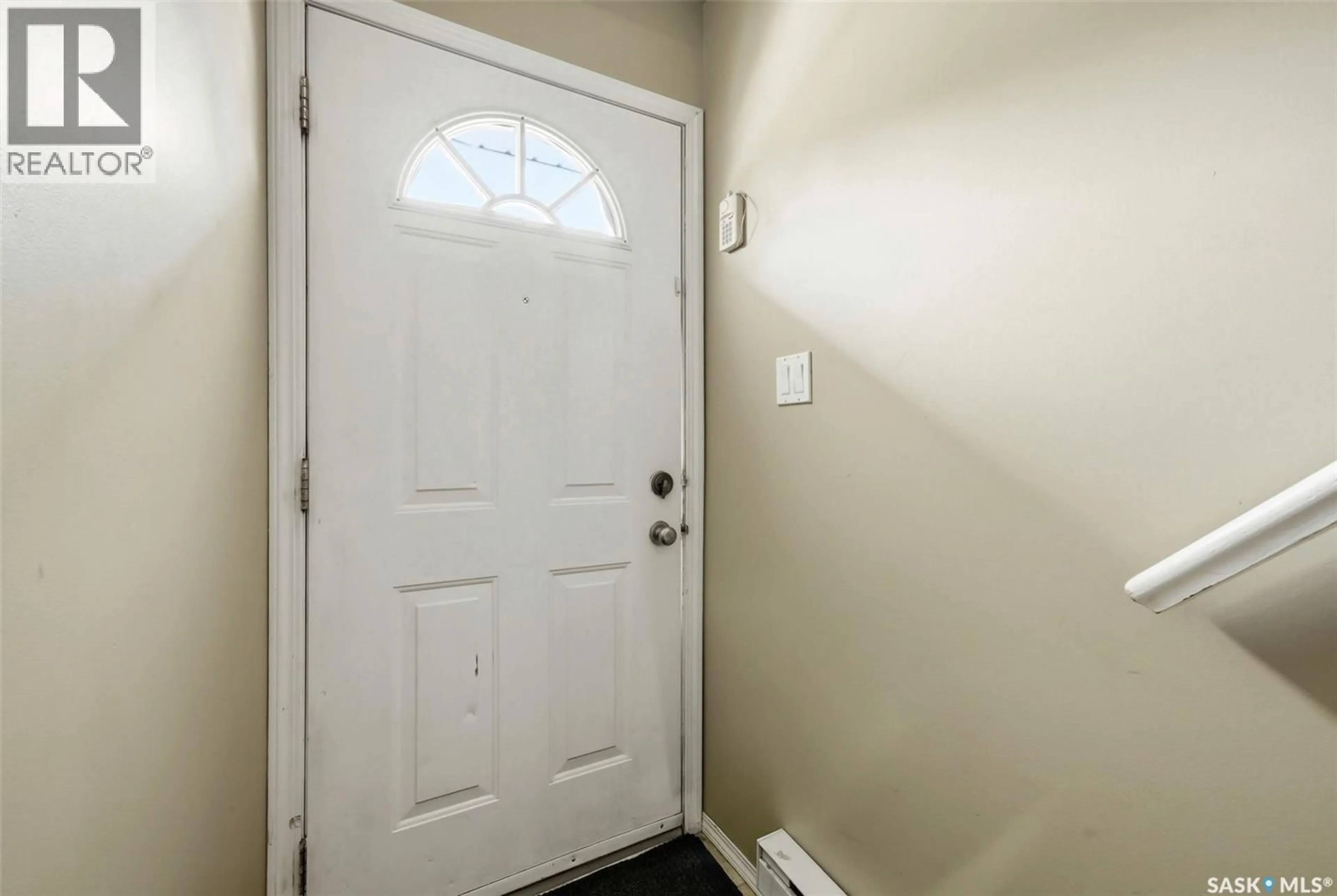 Indoor entryway for 4754 MARIGOLD DRIVE, Regina Saskatchewan S4X2S2