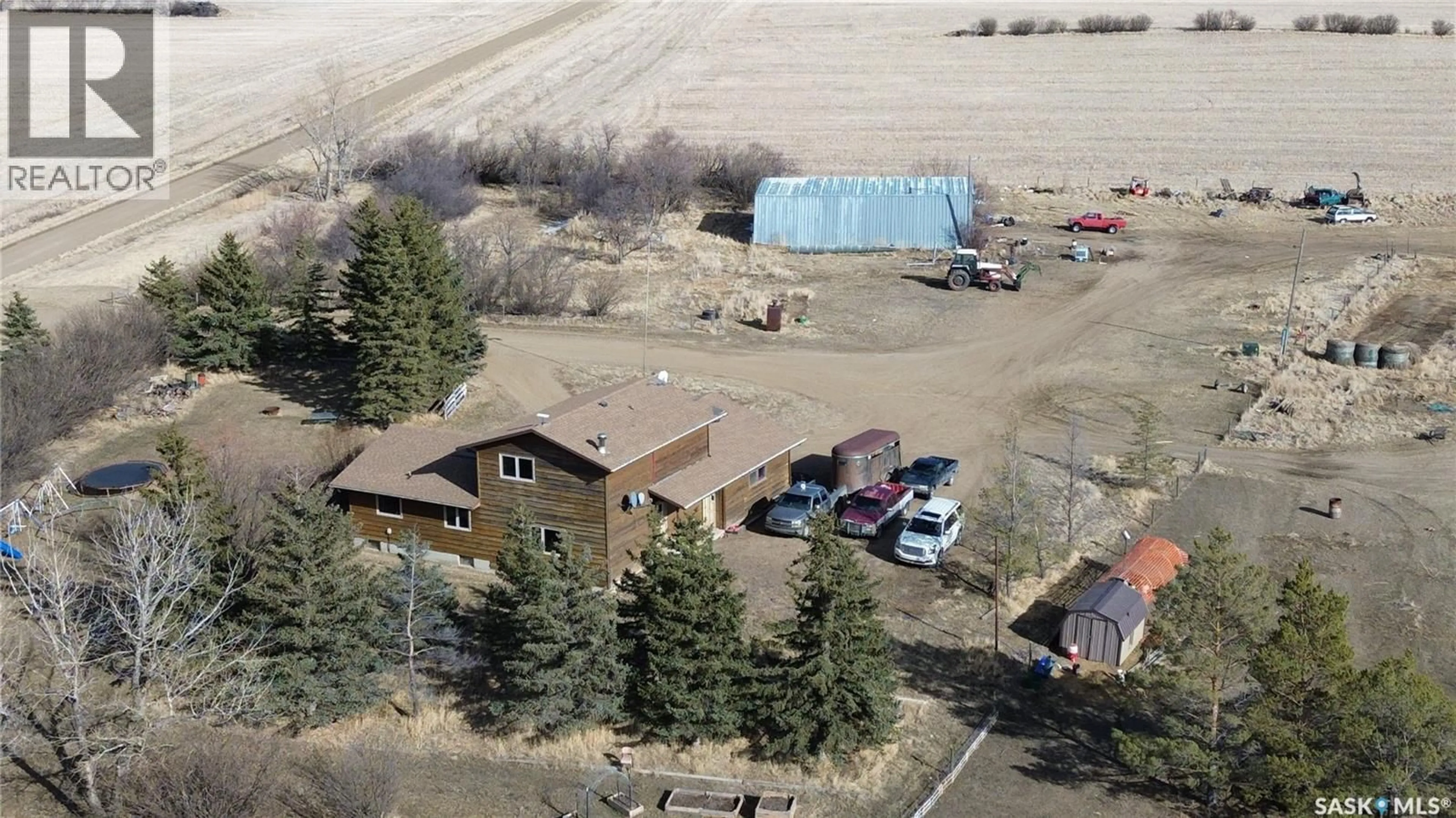 A pic from outside/outdoor area/front of a property/back of a property/a pic from drone, building for B&C JONES ACREAGE, Auvergne Rm No. 76 Saskatchewan S0N1Z0