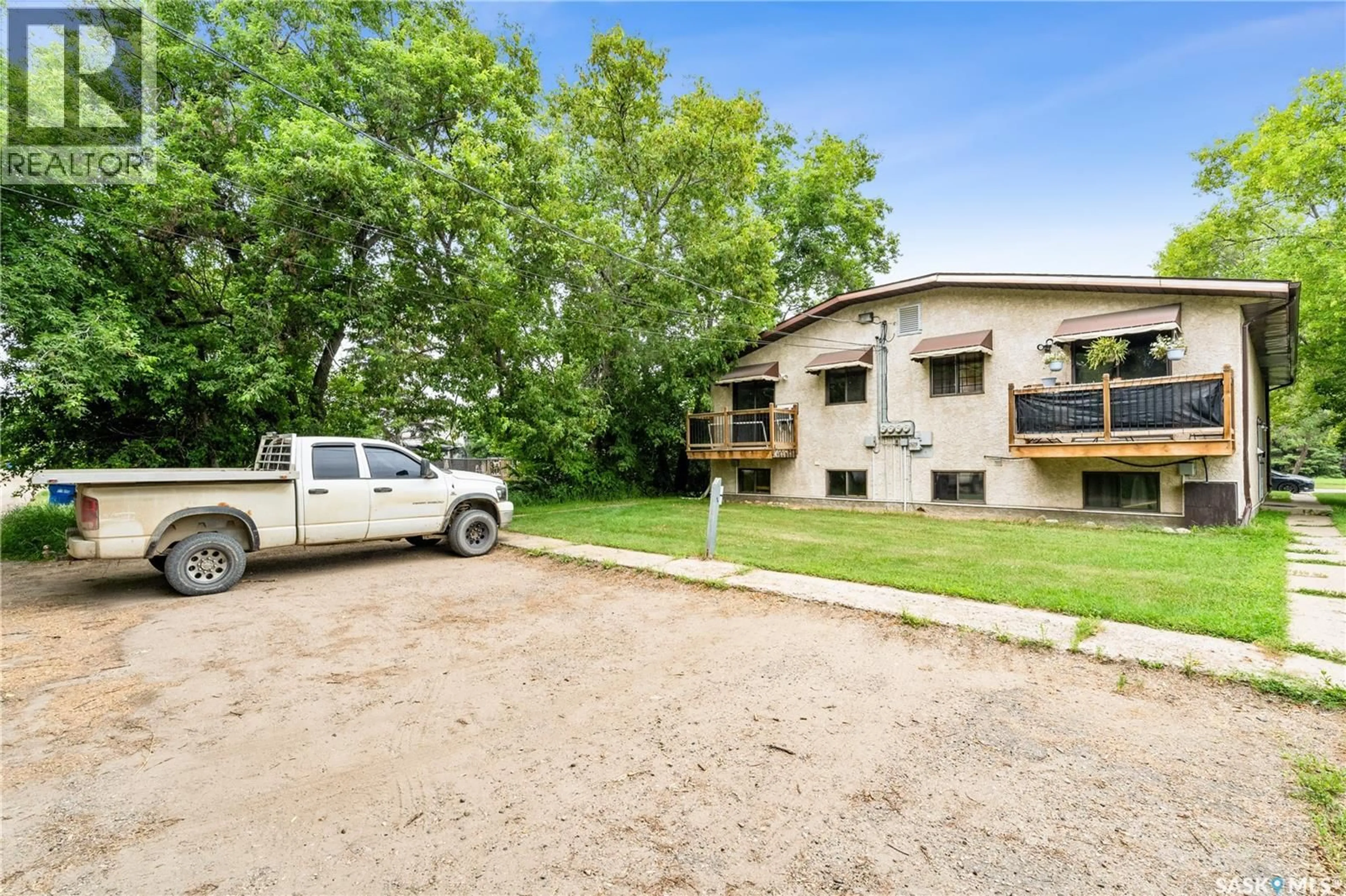 A pic from outside/outdoor area/front of a property/back of a property/a pic from drone, street for 529 8TH STREET, Prince Albert Saskatchewan S6V0W5