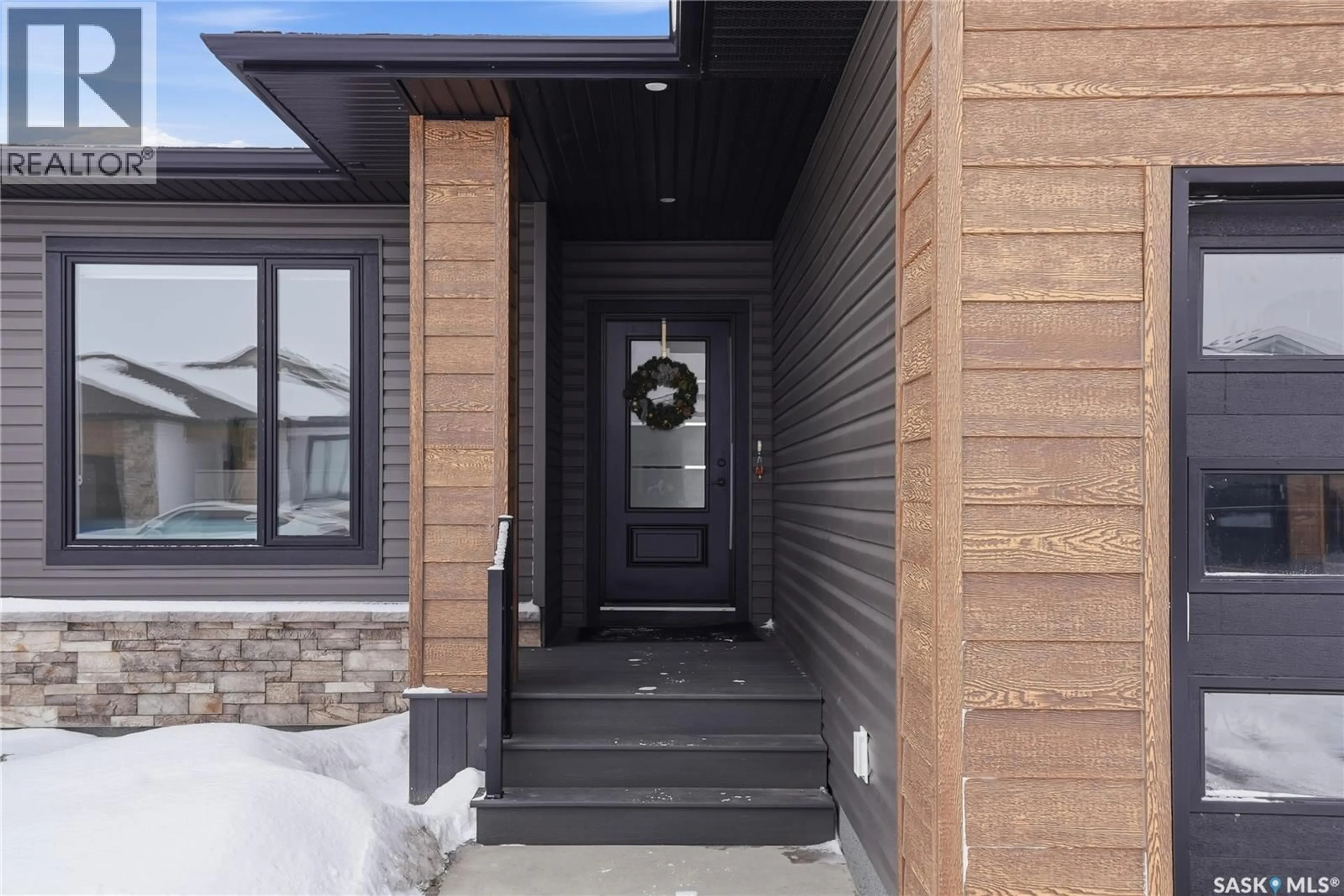 Indoor entryway for 515 - 20 DELAINEY ROAD, Saskatoon Saskatchewan S7V0N2