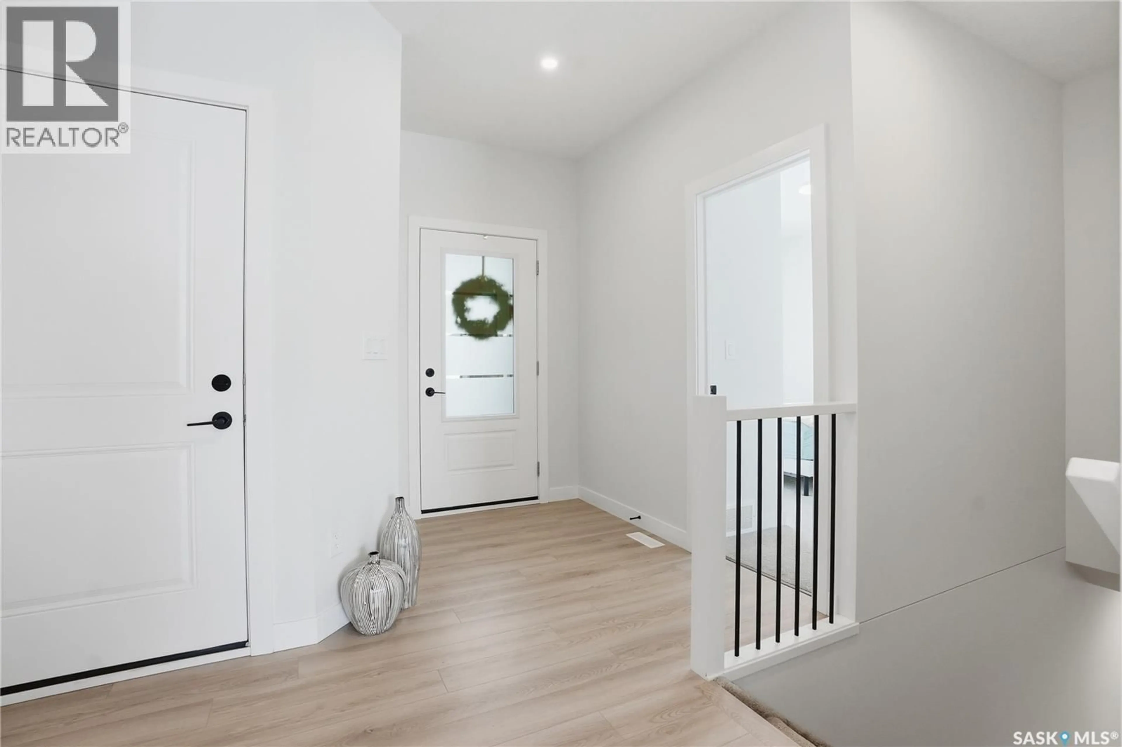 Indoor entryway for 515 - 20 DELAINEY ROAD, Saskatoon Saskatchewan S7V0N2