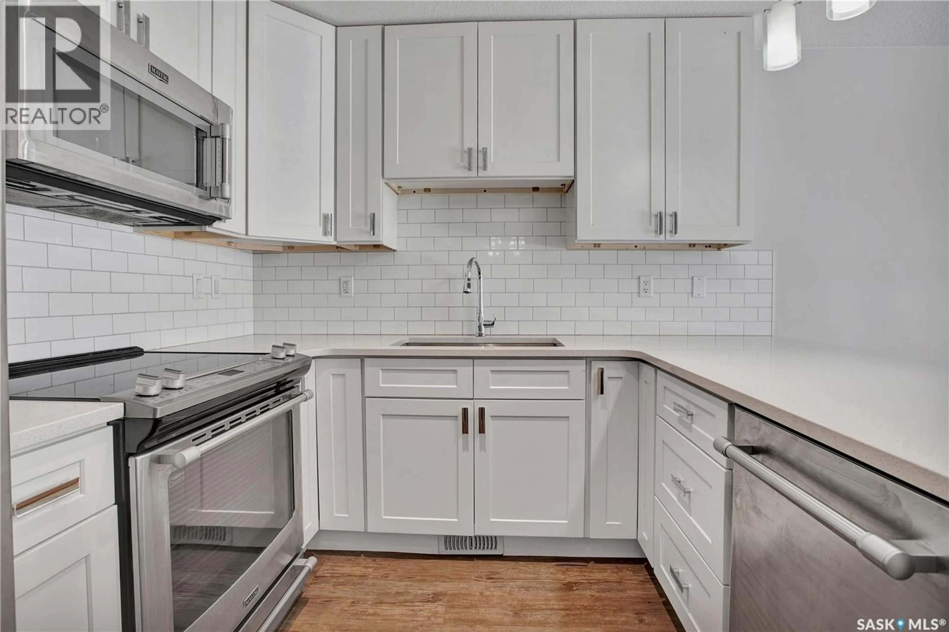 Standard kitchen, ceramic/tile floor for 305B 109TH STREET, Saskatoon Saskatchewan S7N1R6