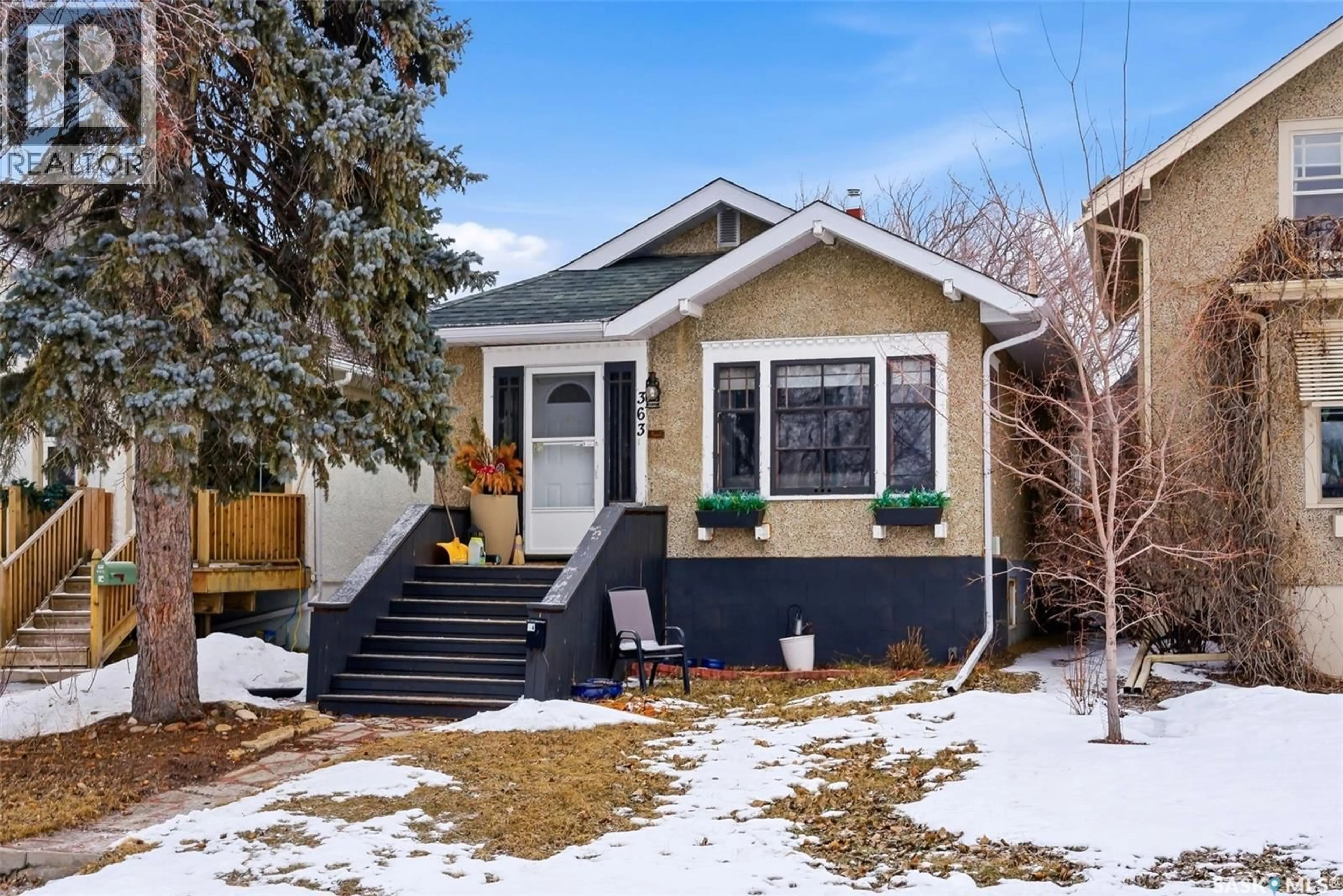 Home with vinyl exterior material, street for 363 LEOPOLD CRESCENT, Regina Saskatchewan S4T6N8