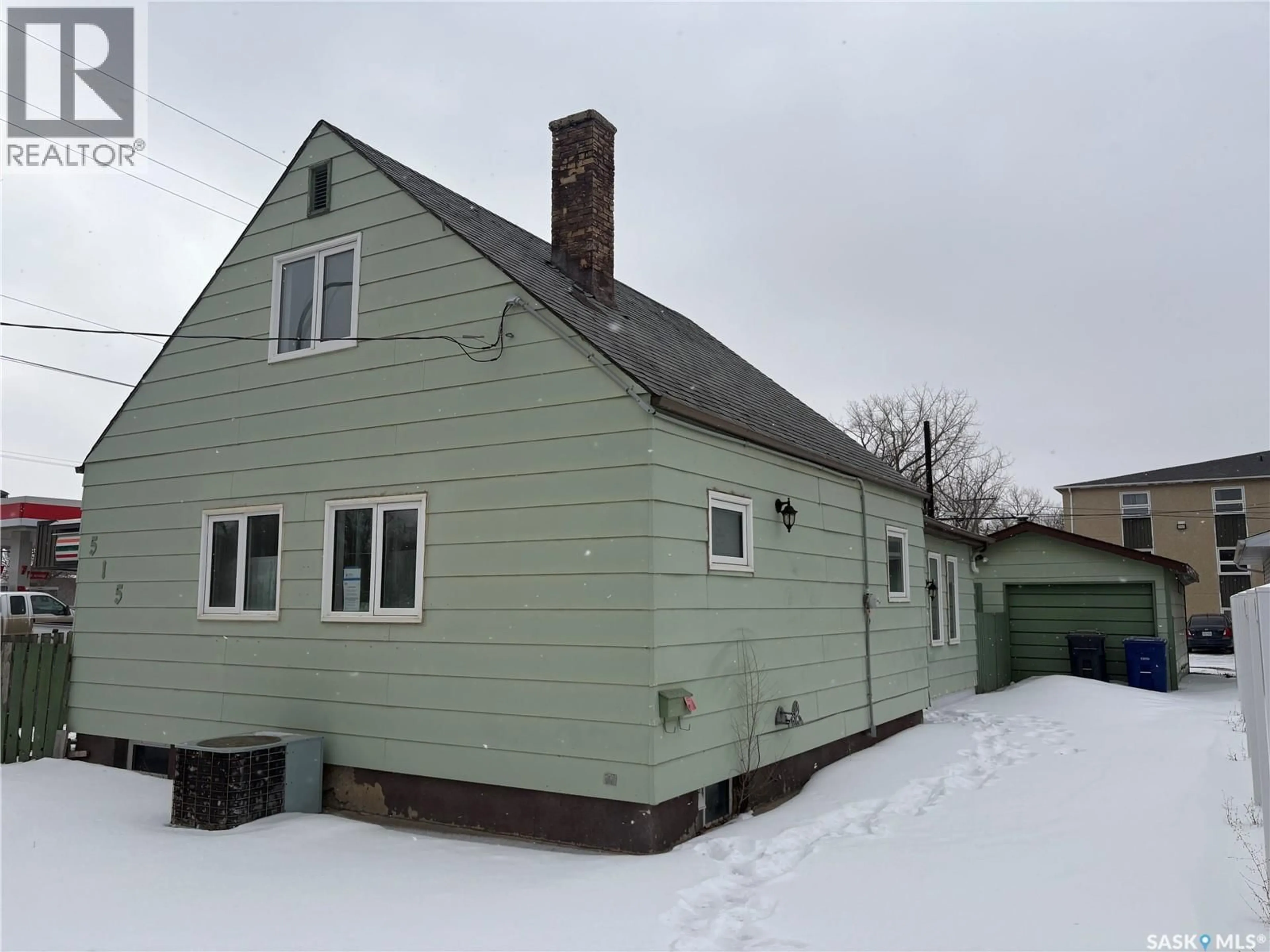 Home with vinyl exterior material, building for 515 KING STREET, Weyburn Saskatchewan S4H0P8