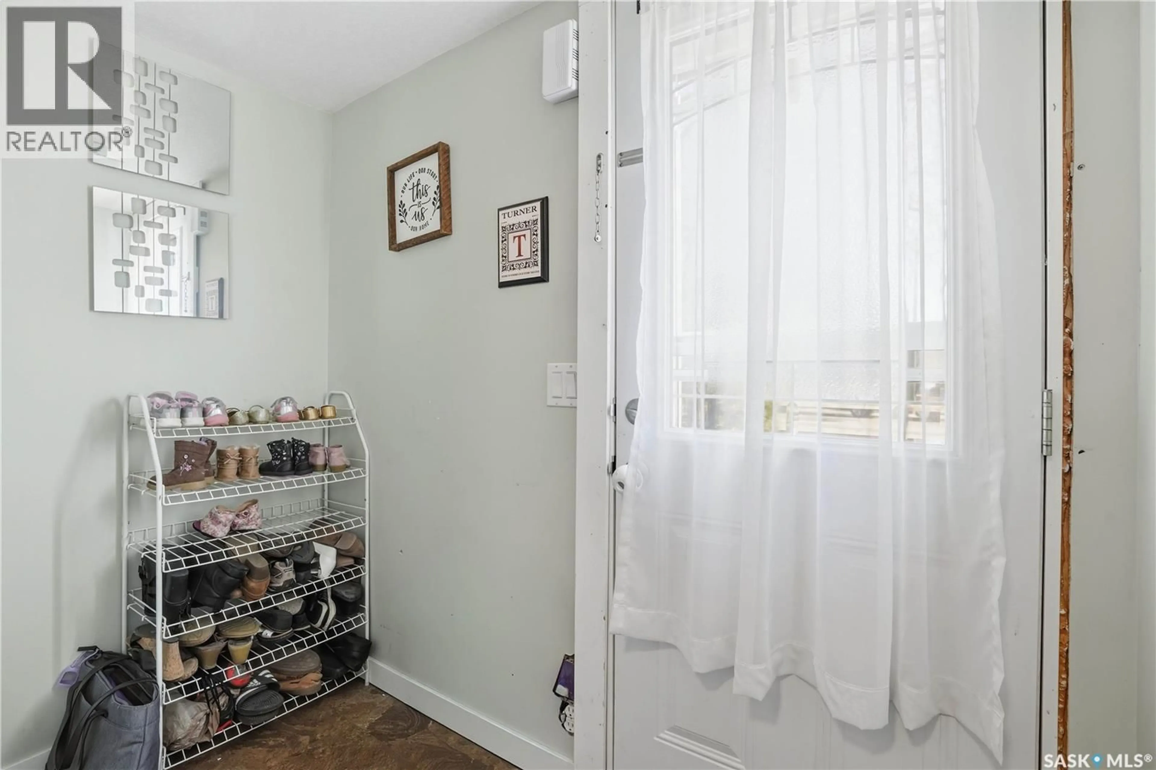 A pic of a room for 1006 MONK AVENUE, Moose Jaw Saskatchewan S6H4E4