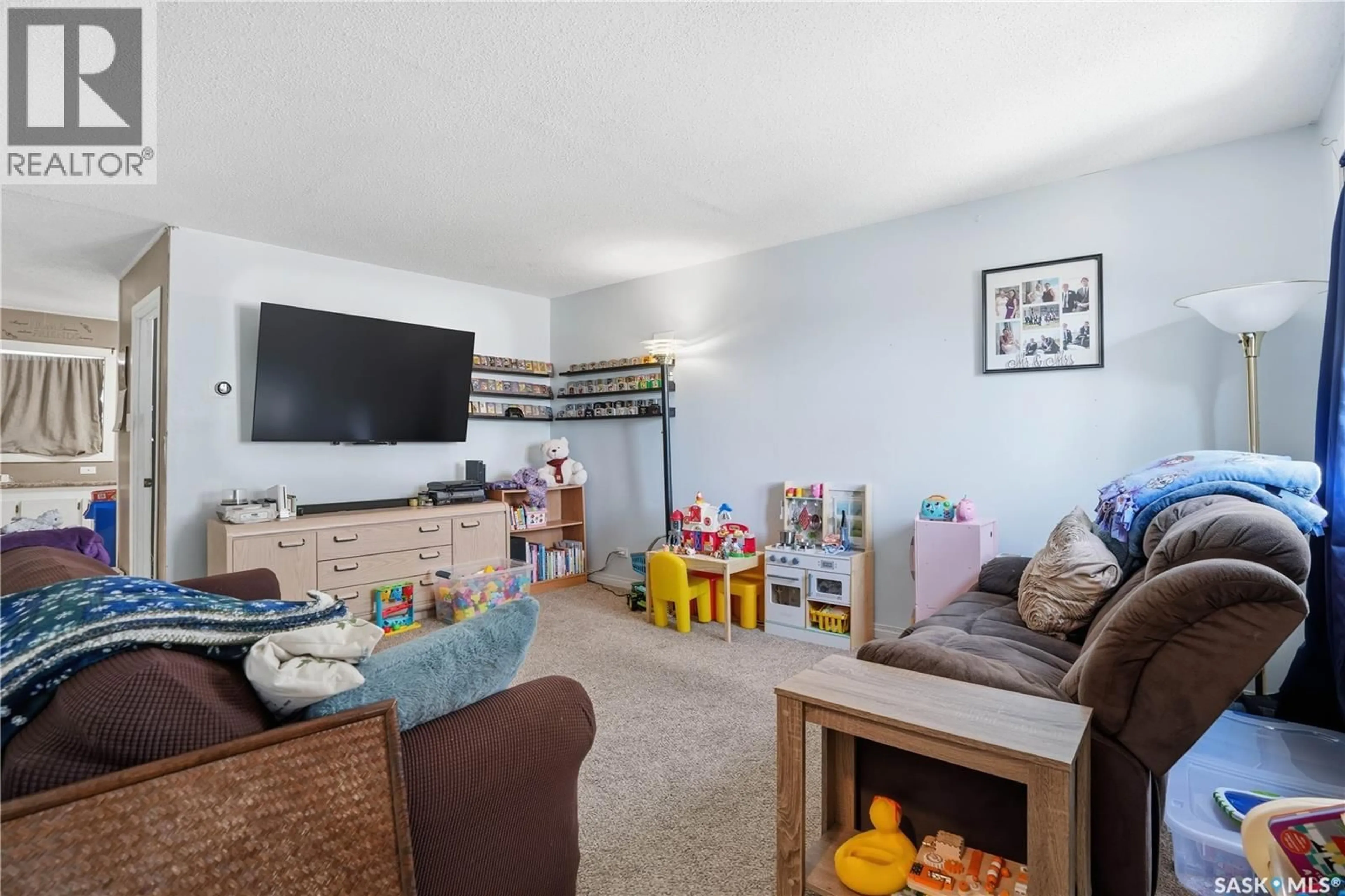 A pic of a room for 1006 MONK AVENUE, Moose Jaw Saskatchewan S6H4E4