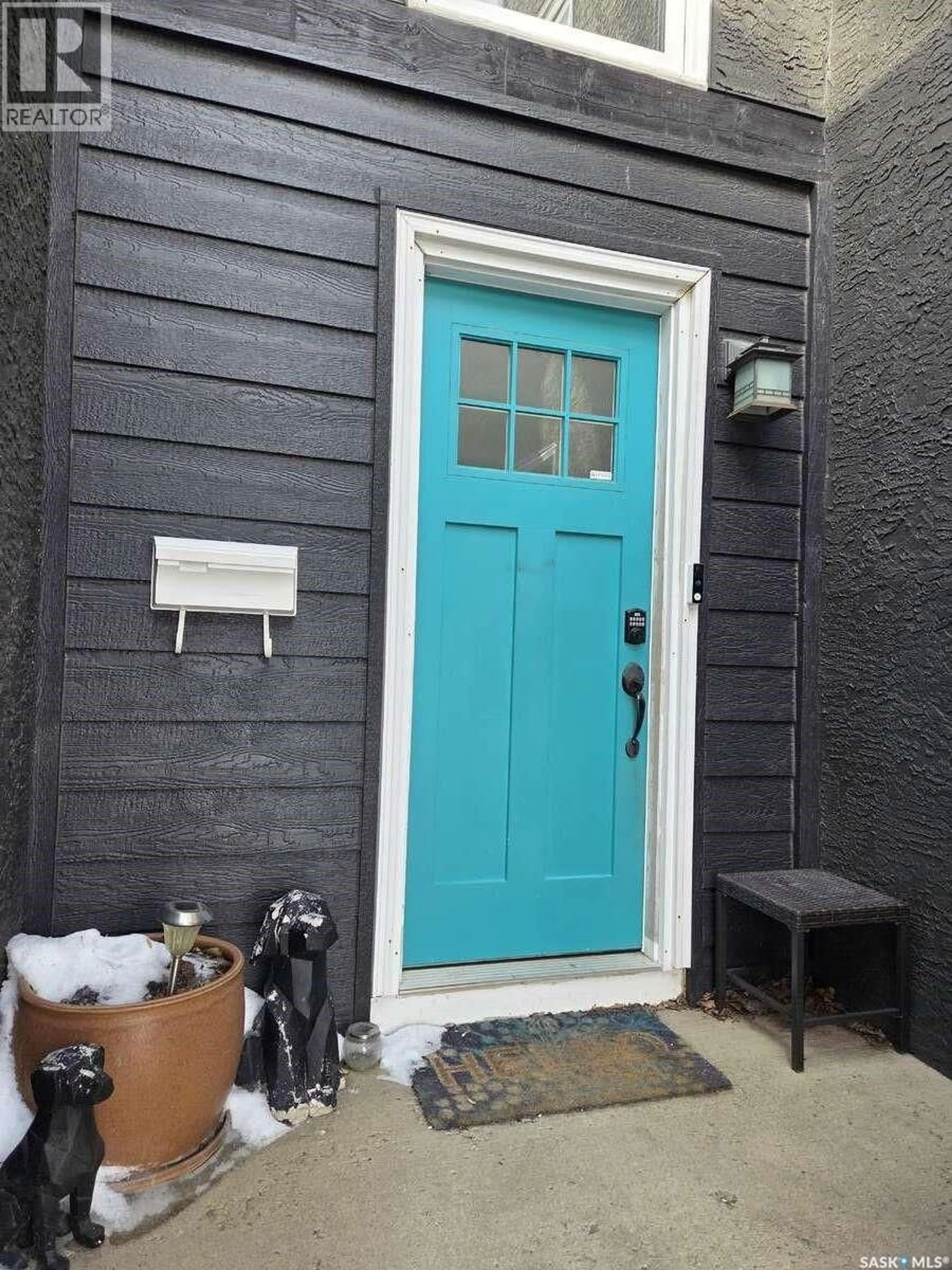 Indoor entryway for 674 RINK AVENUE, Regina Saskatchewan S4X1V7