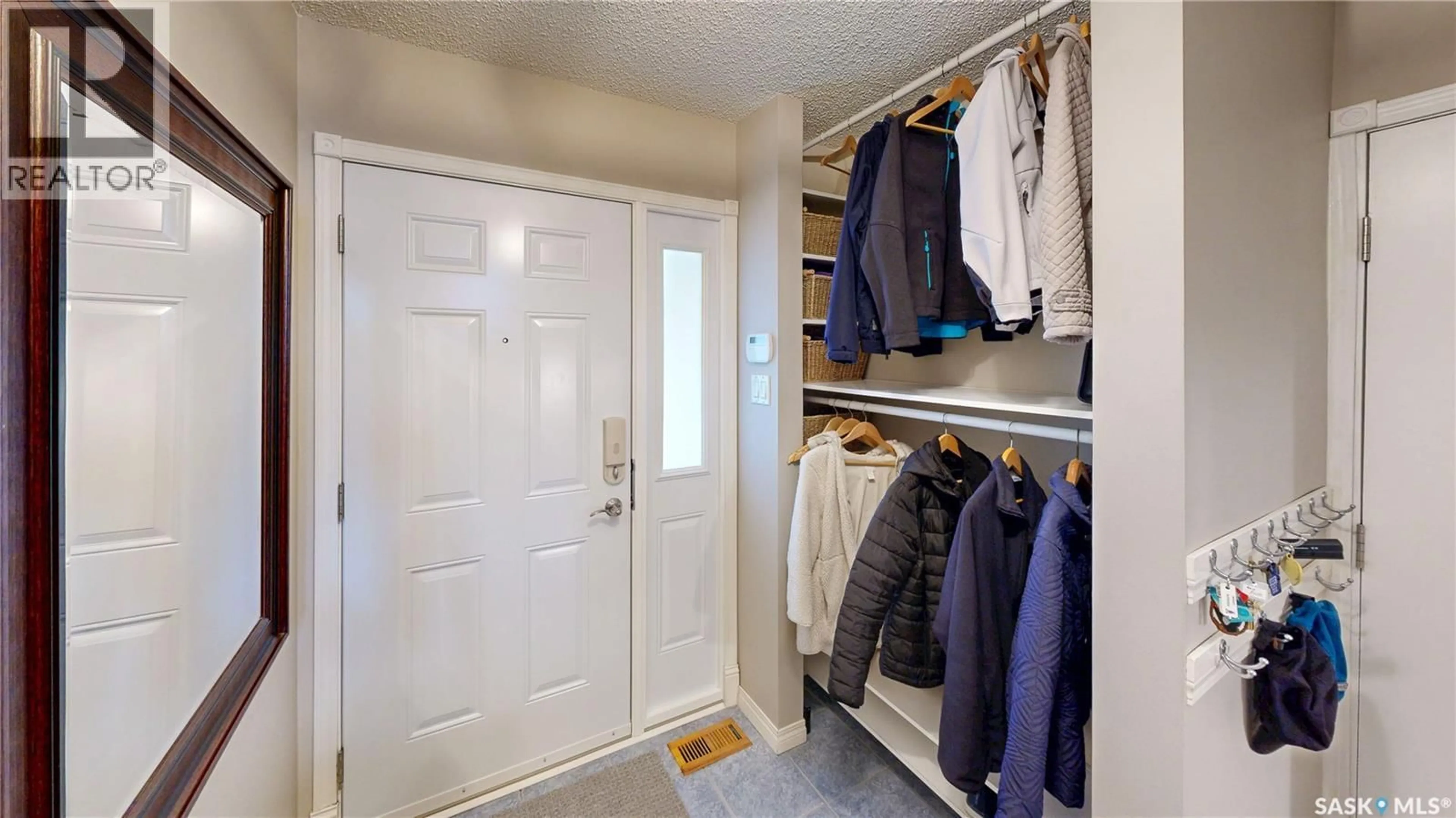 Indoor entryway for 110 QUINCY DRIVE, Regina Saskatchewan S4S6M1