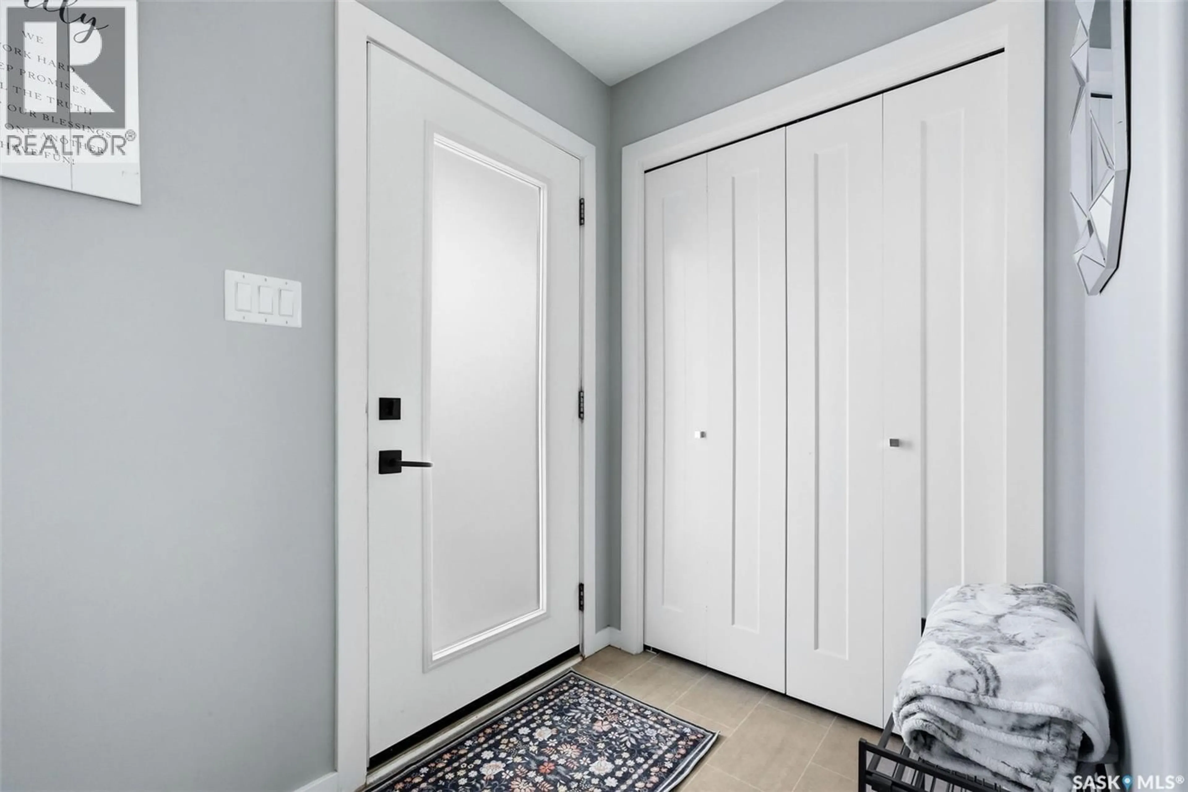 Indoor entryway for 109 - 2715 NARCISSE DRIVE, Regina Saskatchewan S4X0P8