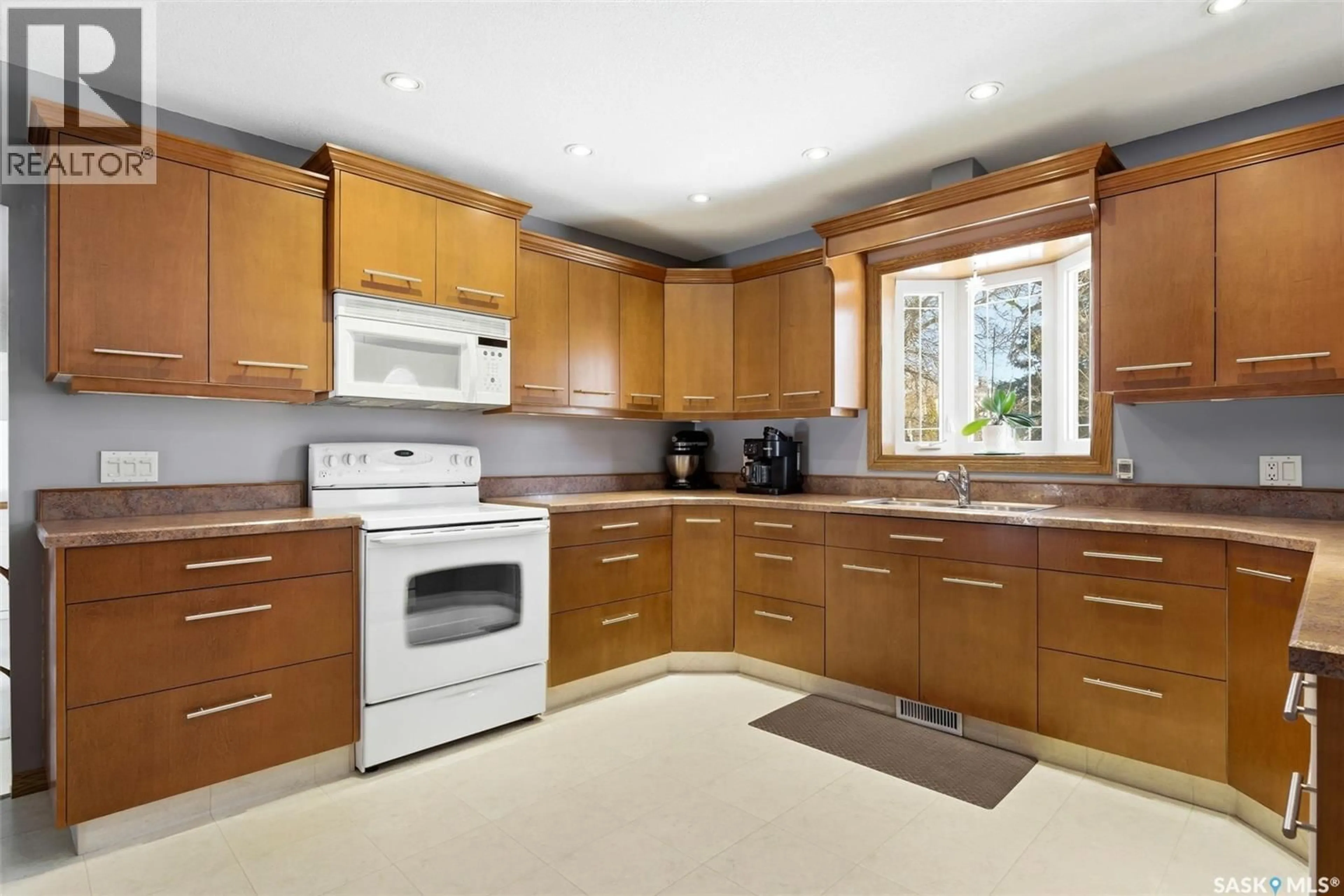 Standard kitchen, ceramic/tile floor for 78 EDENWOLD CRESCENT, Regina Saskatchewan S4R8A3