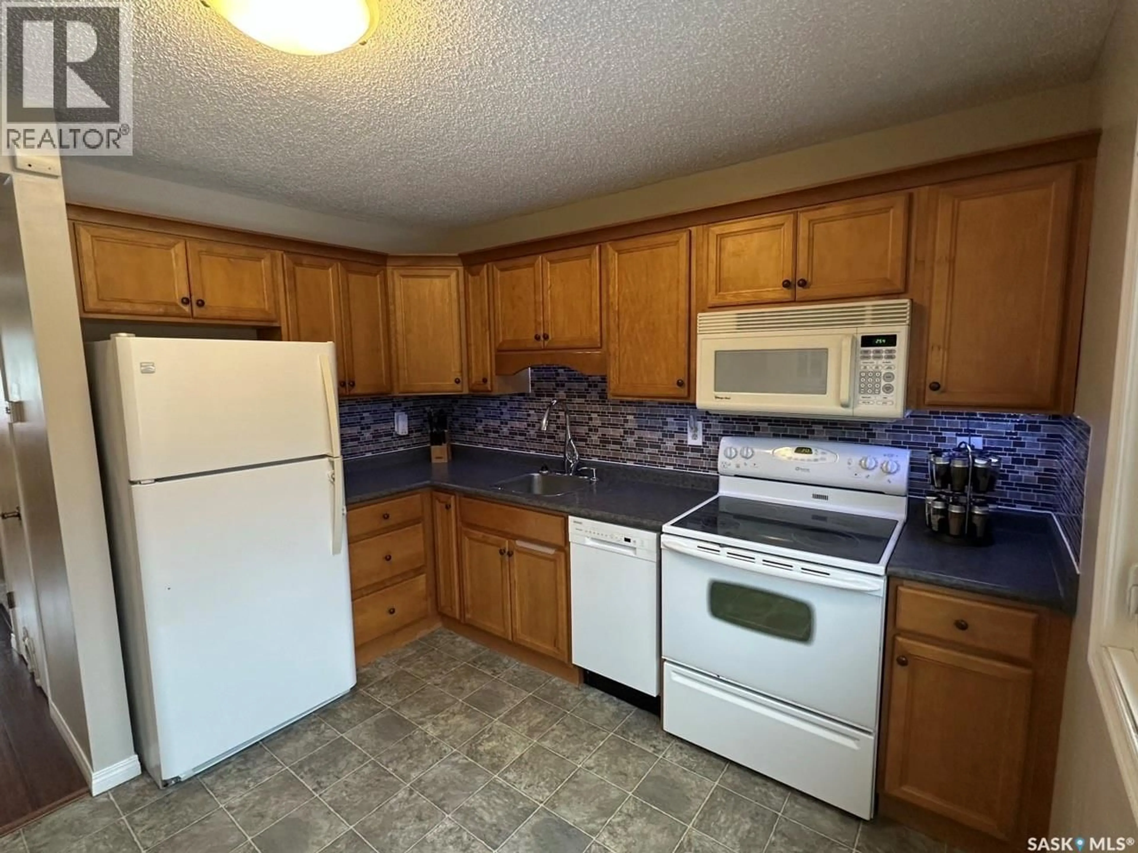 Standard kitchen, unknown for 1358 BROWN STREET, Regina Saskatchewan S4N5M3