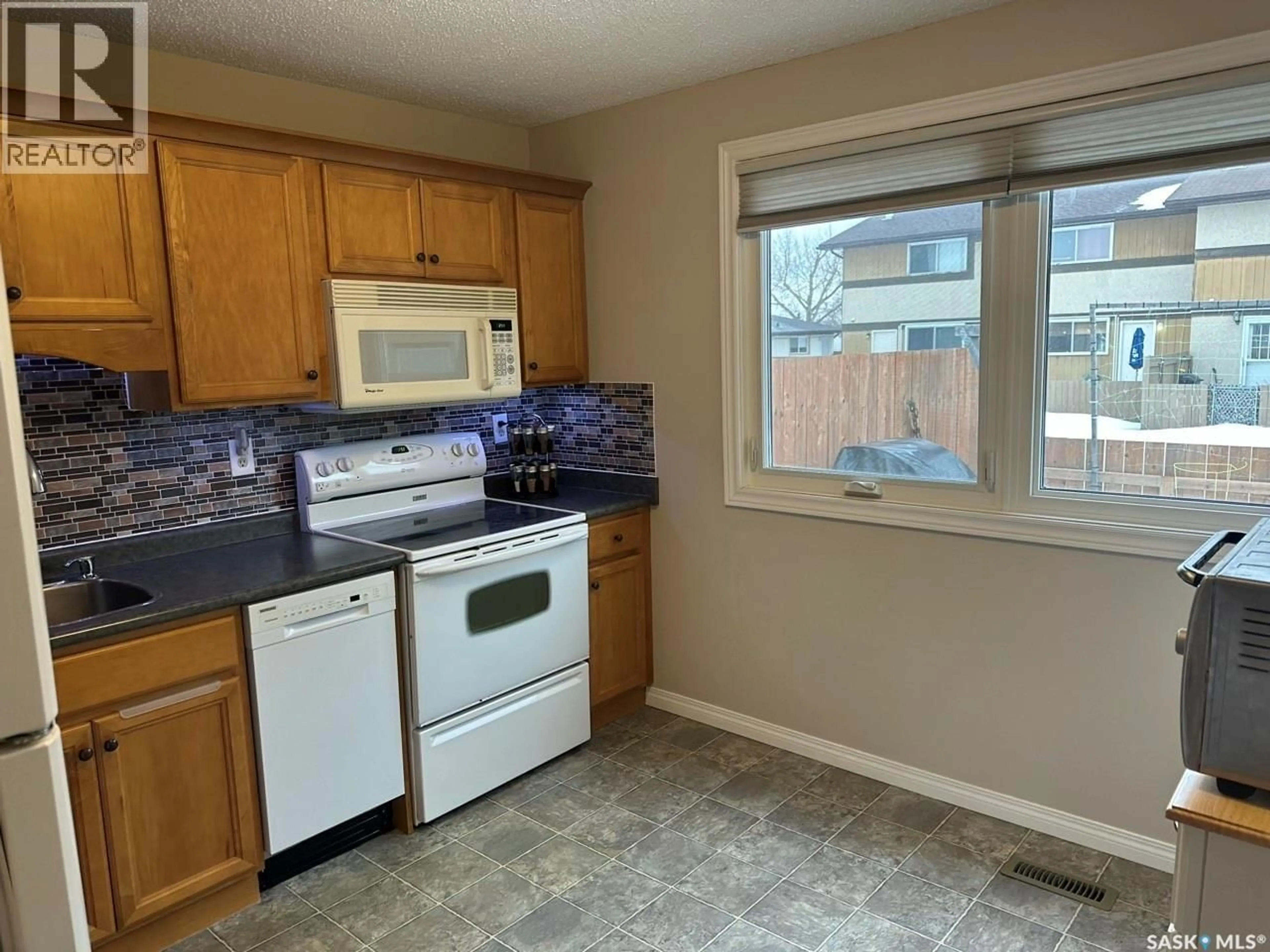 Standard kitchen, unknown for 1358 BROWN STREET, Regina Saskatchewan S4N5M3