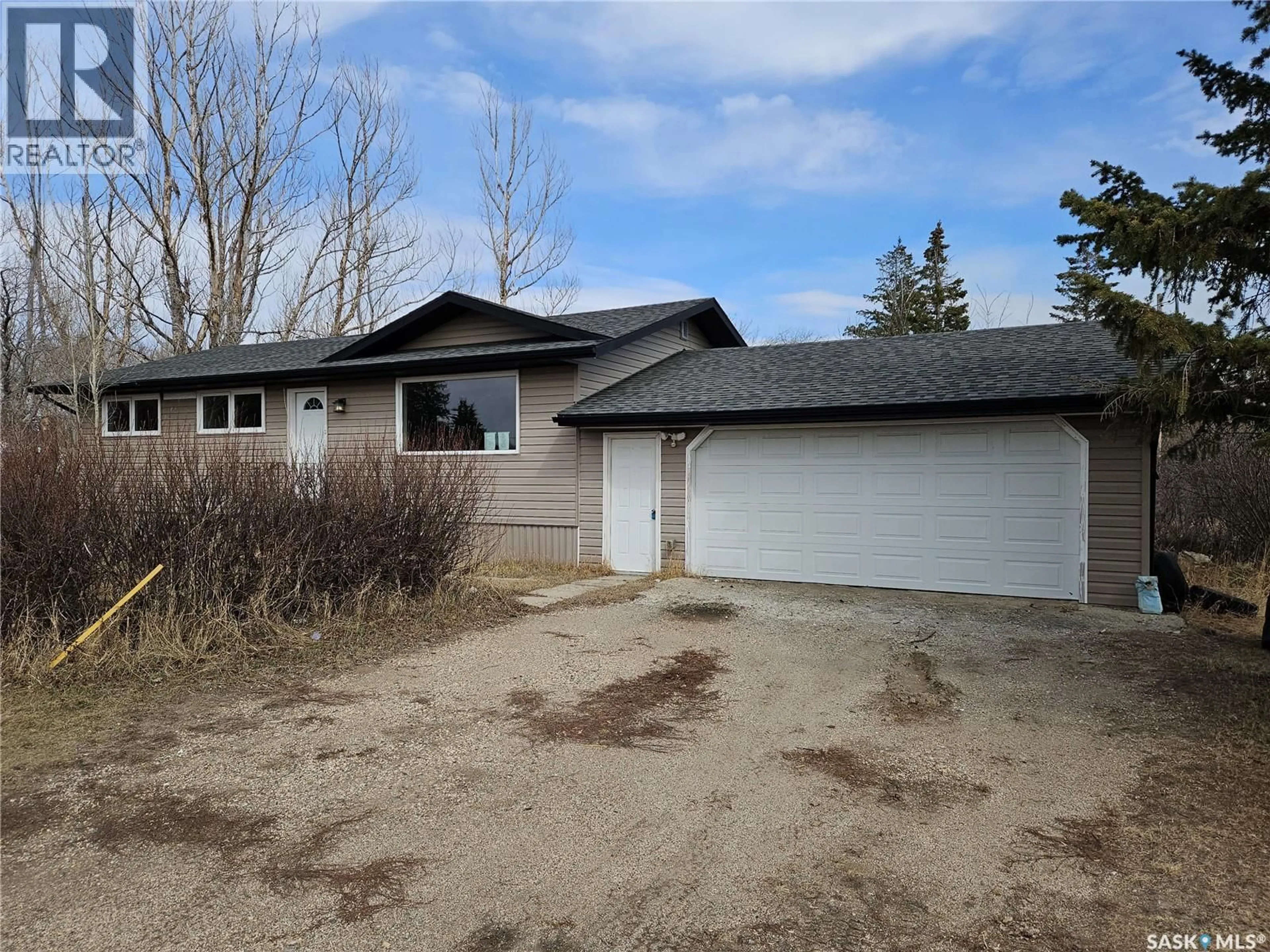 A pic from outside/outdoor area/front of a property/back of a property/a pic from drone, street for 235 JAMES STREET, Kisbey Saskatchewan S0C1L0