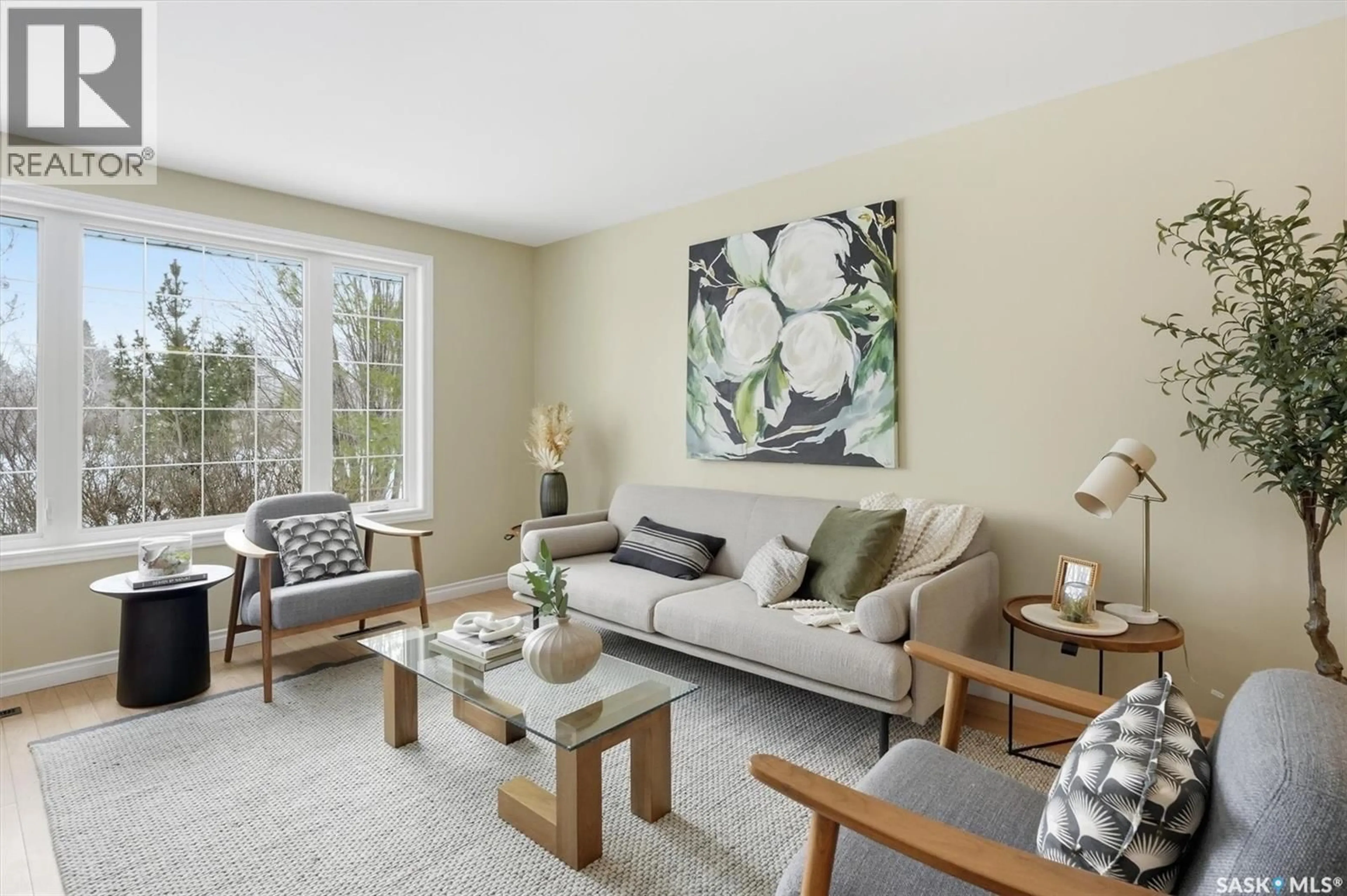 Living room with furniture, unknown for 3314 DIEPPE STREET, Saskatoon Saskatchewan S7M3S7