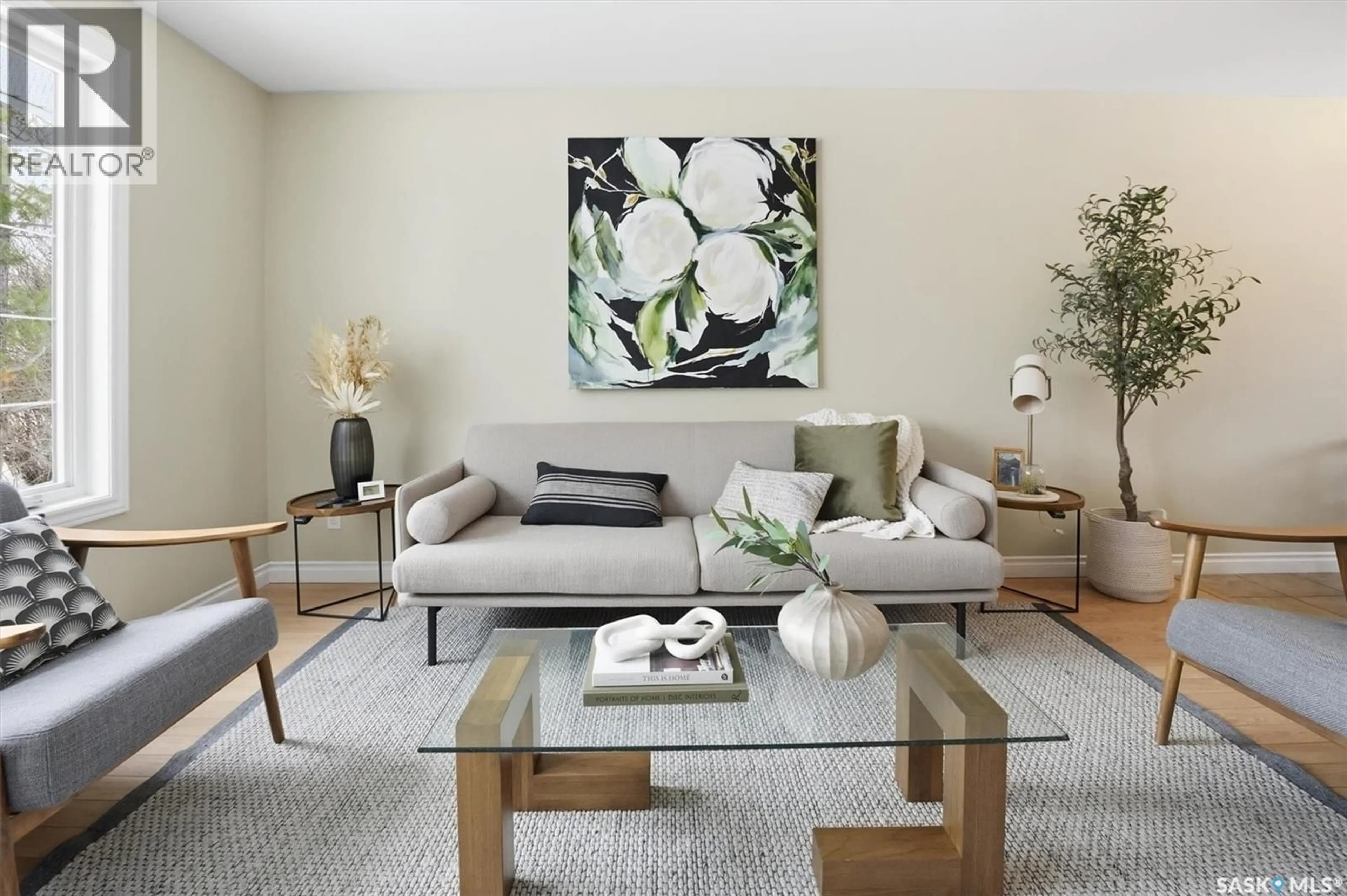 Living room with furniture, unknown for 3314 DIEPPE STREET, Saskatoon Saskatchewan S7M3S7