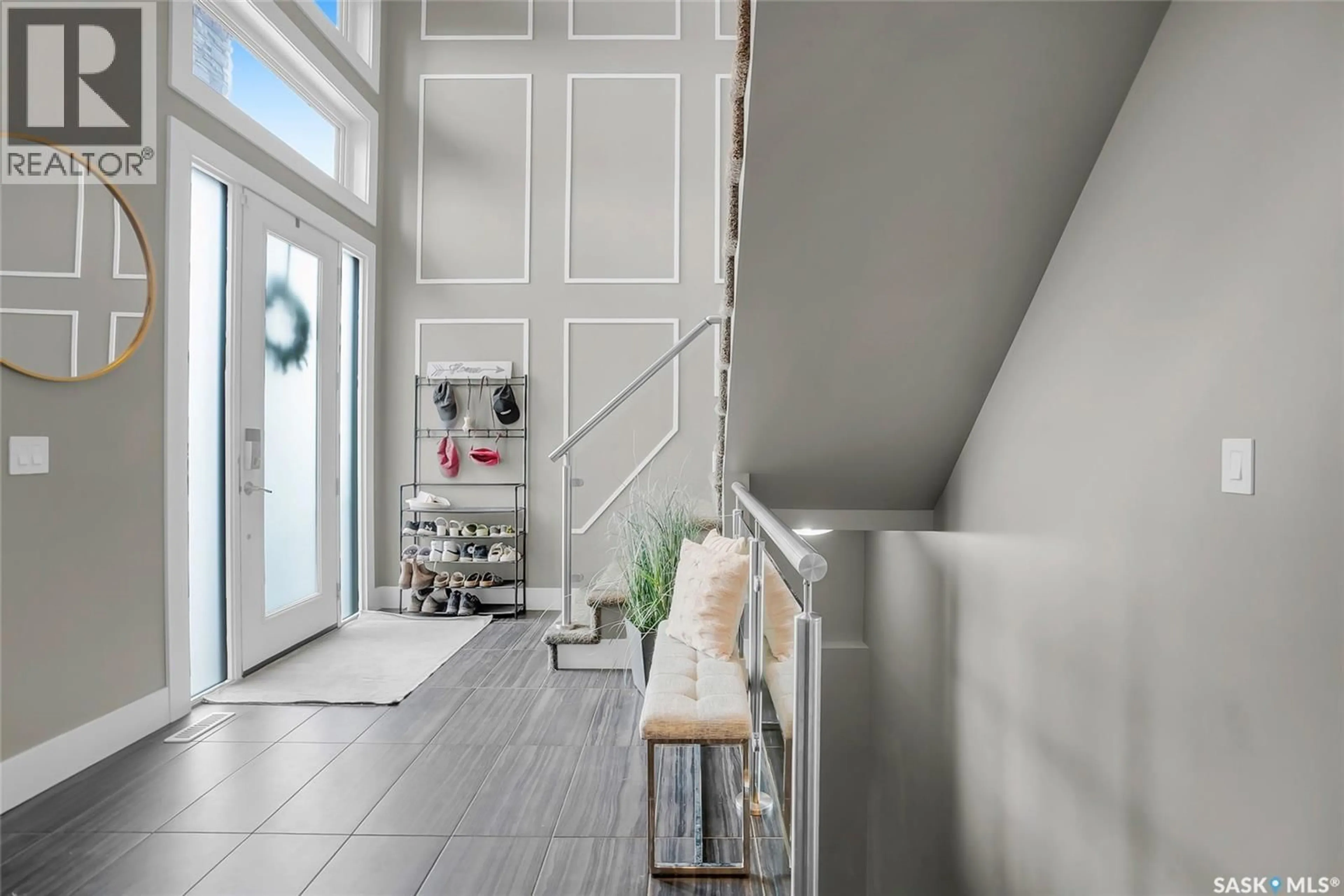 Indoor entryway for 163 SCHUMACHER BAY, Saskatoon Saskatchewan S7V0H7