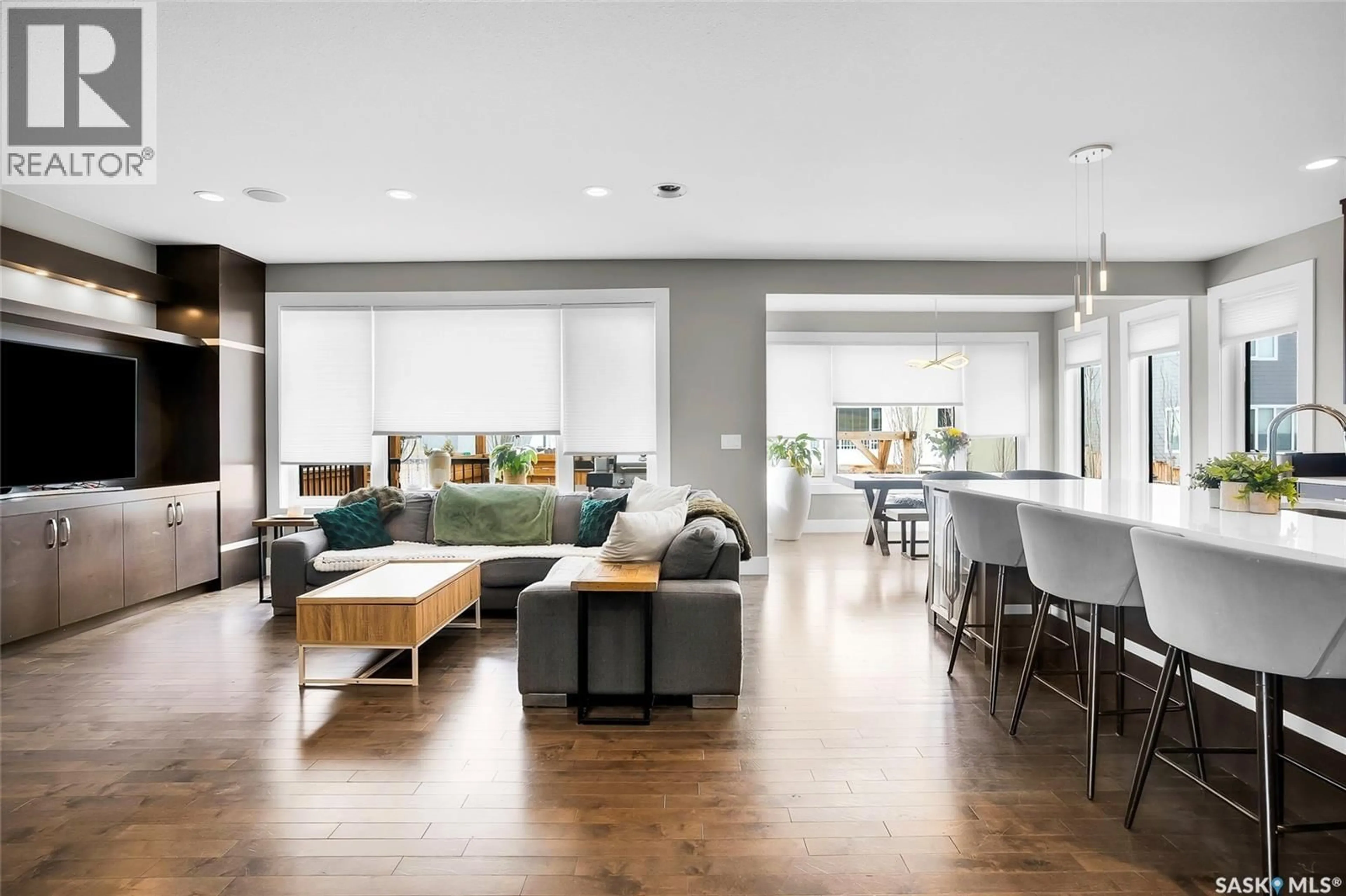 Living room with furniture, unknown for 163 SCHUMACHER BAY, Saskatoon Saskatchewan S7V0H7