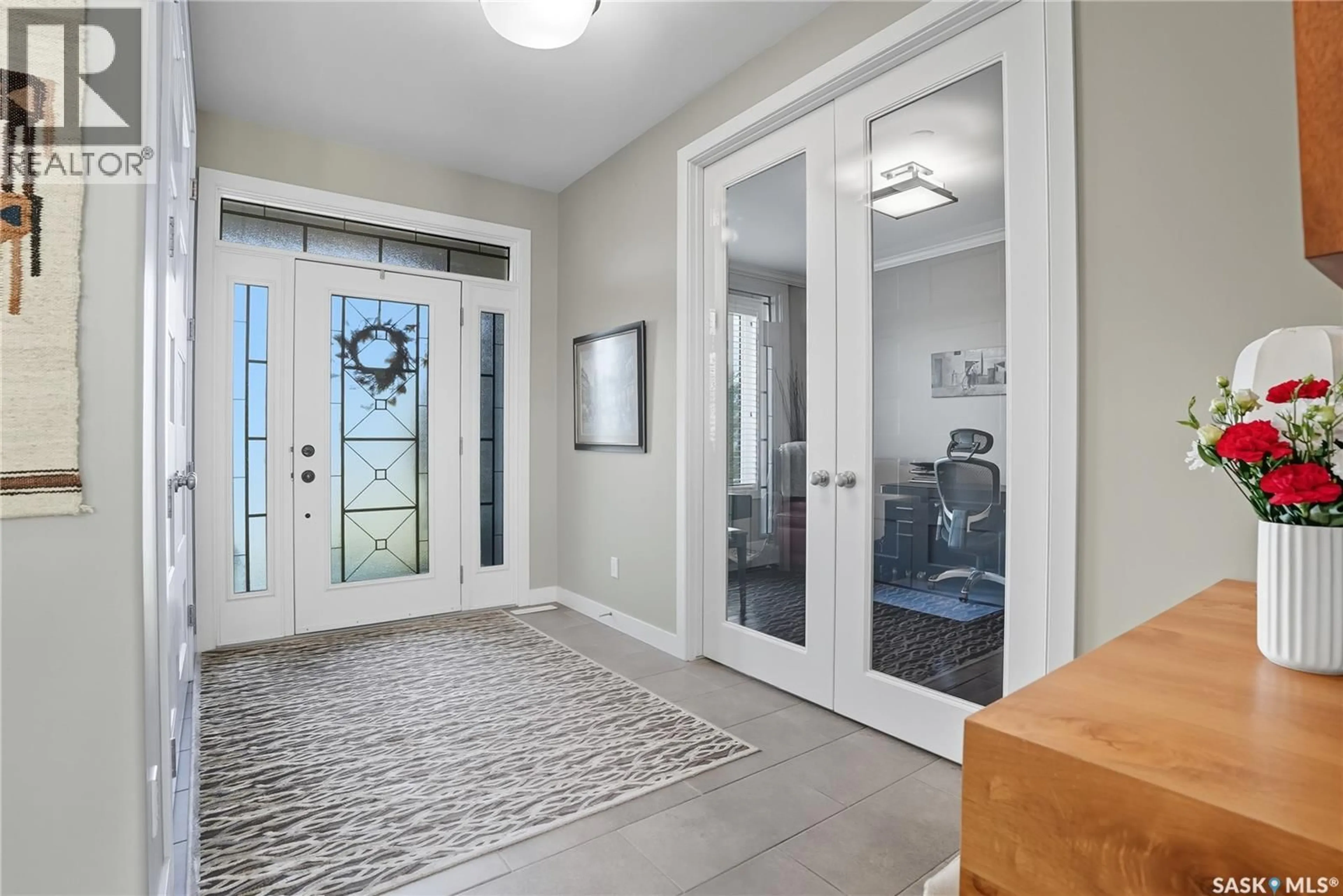 Indoor entryway for 602 - 69 CARTWRIGHT STREET, Saskatoon Saskatchewan S7T0G4