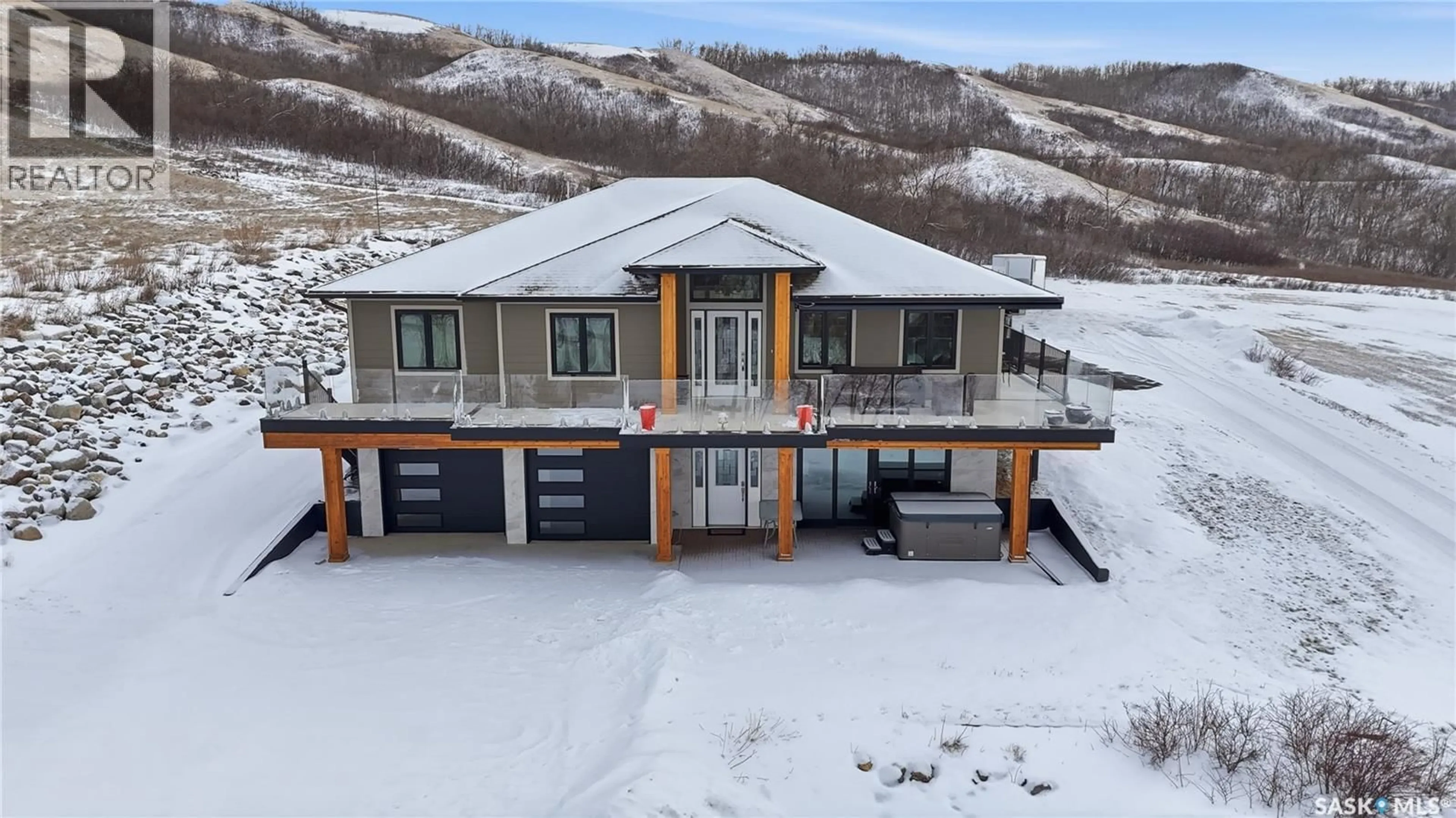 A pic from outside/outdoor area/front of a property/back of a property/a pic from drone, building for 511 RUSNAK WAY, Katepwa Beach Saskatchewan S0G2K0