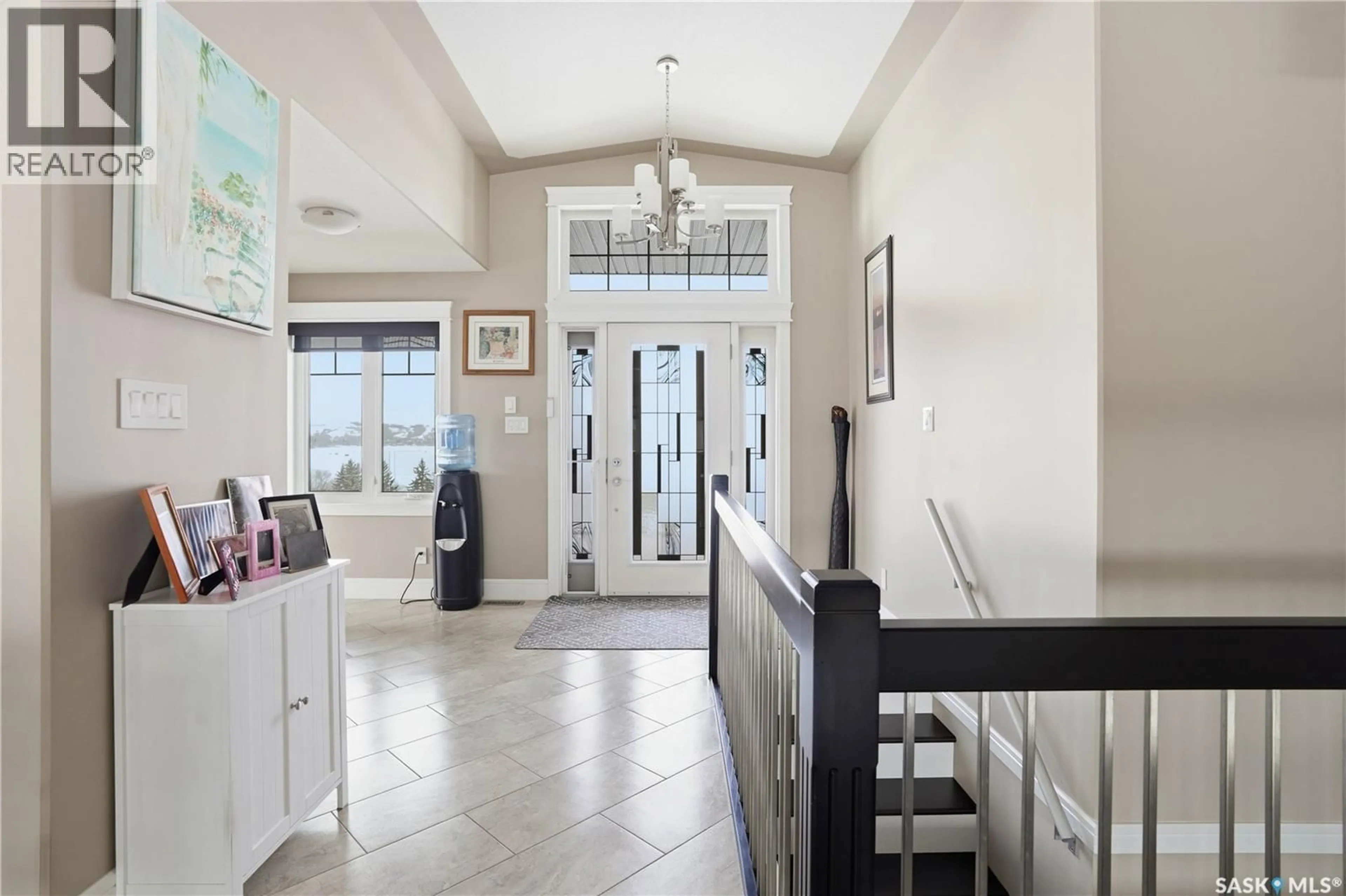 Indoor foyer for 511 RUSNAK WAY, Katepwa Beach Saskatchewan S0G2K0