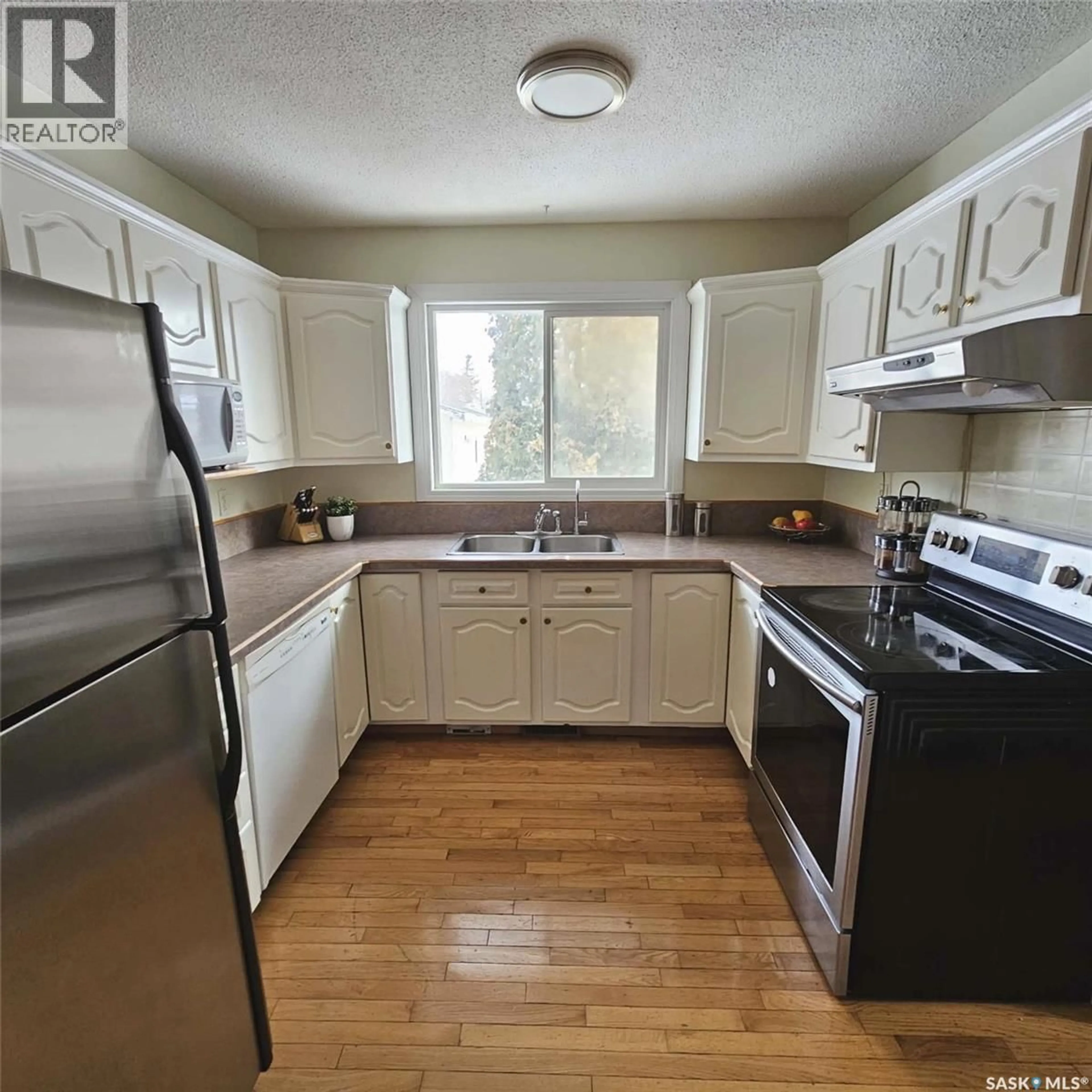 Standard kitchen, unknown for 6114 1ST AVENUE, Regina Saskatchewan S4T6Z7