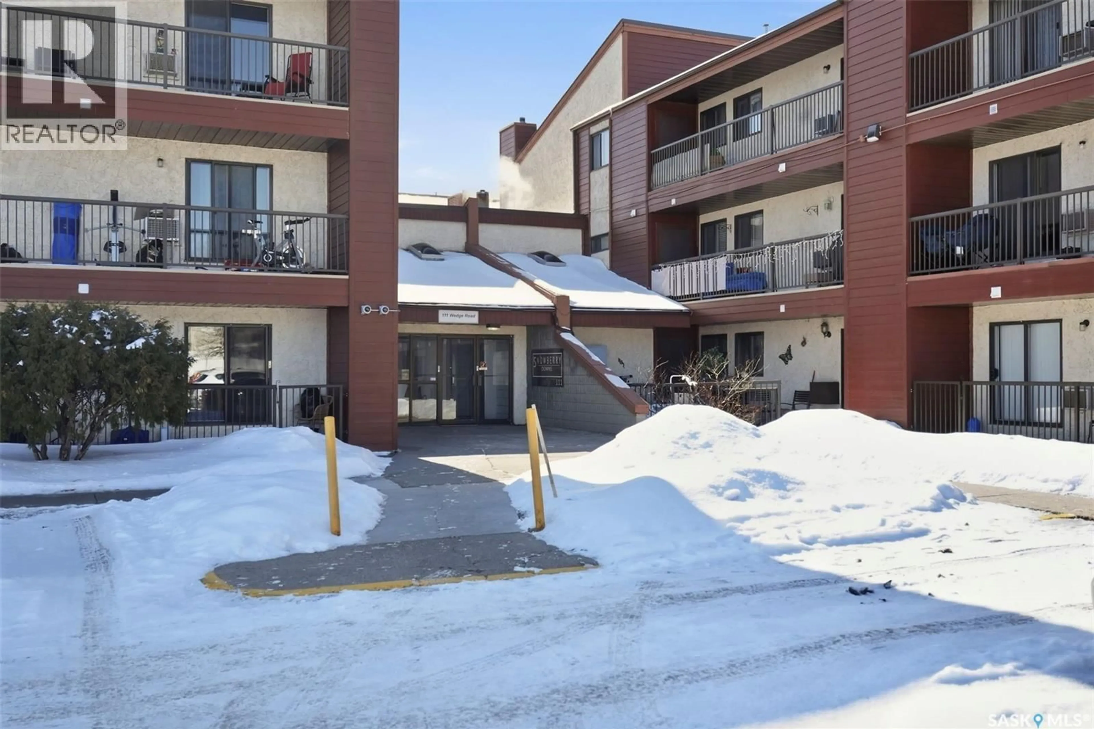 Patio, unknown for 111 - 214 WEDGE ROAD, Saskatoon Saskatchewan S7L6S8