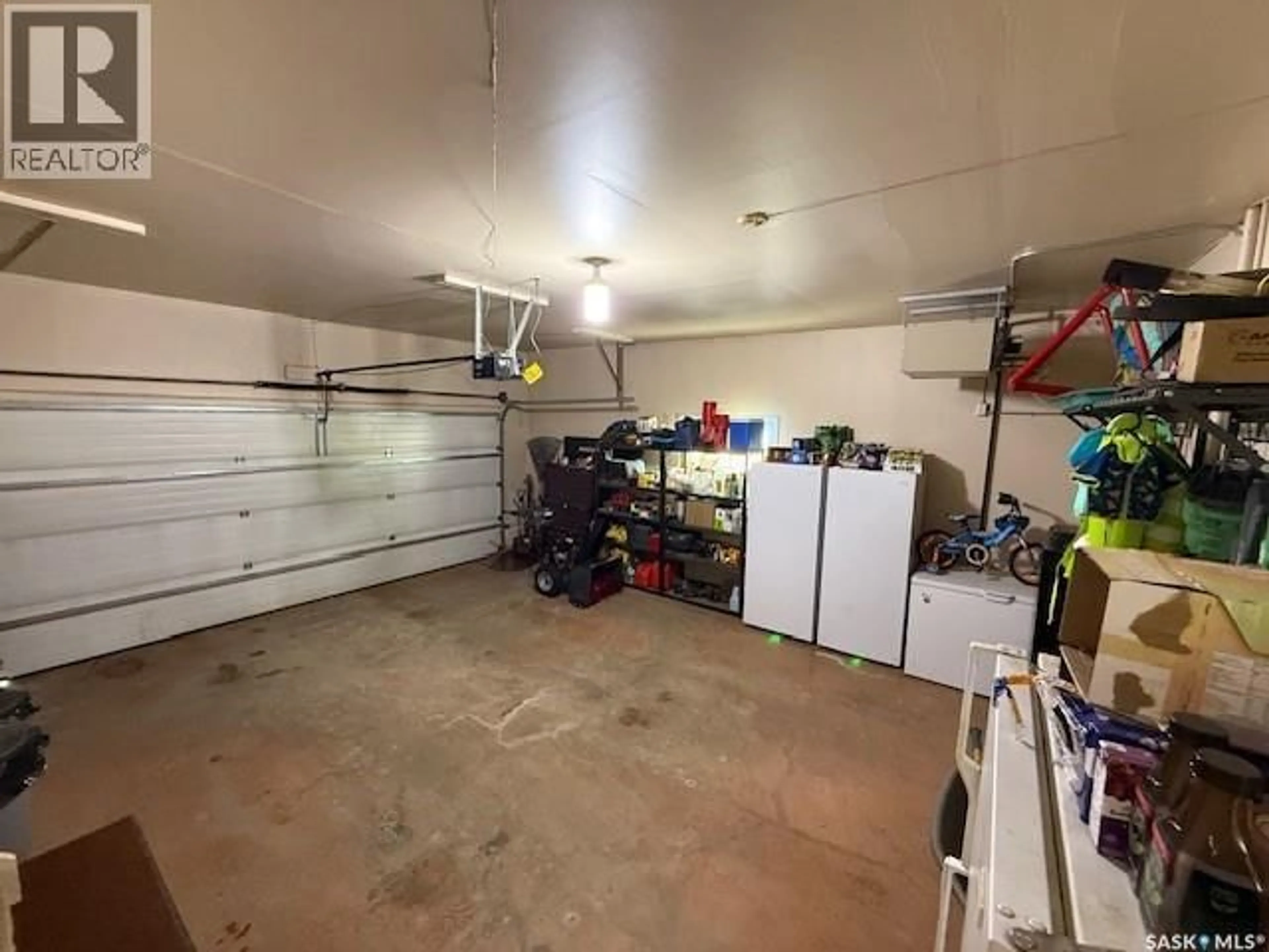 Indoor garage for 124 DIXON AVENUE, Kamsack Saskatchewan S0A1S0