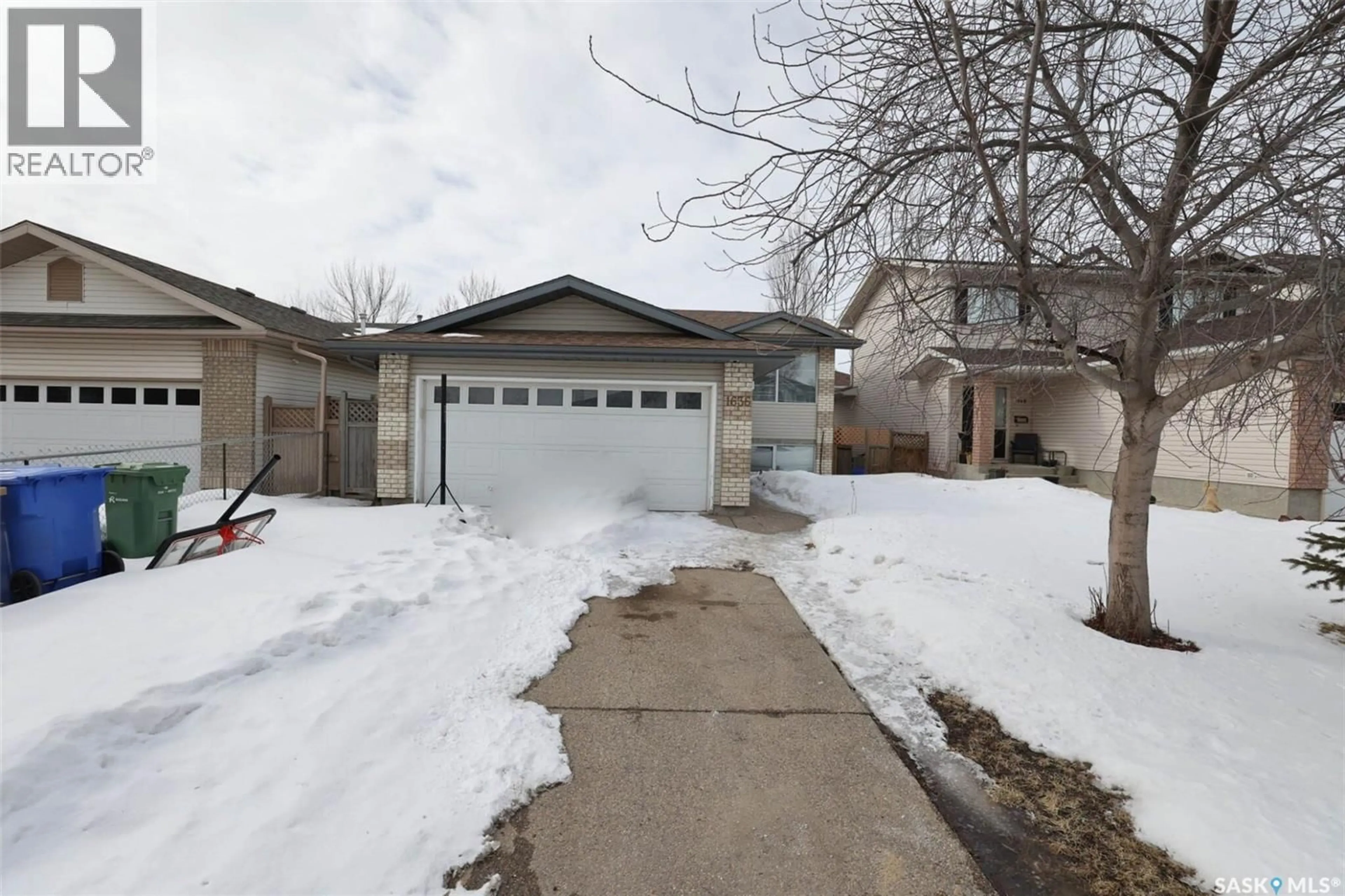 Unknown for 1636 VIOLET CRESCENT, Regina Saskatchewan S4X4L7